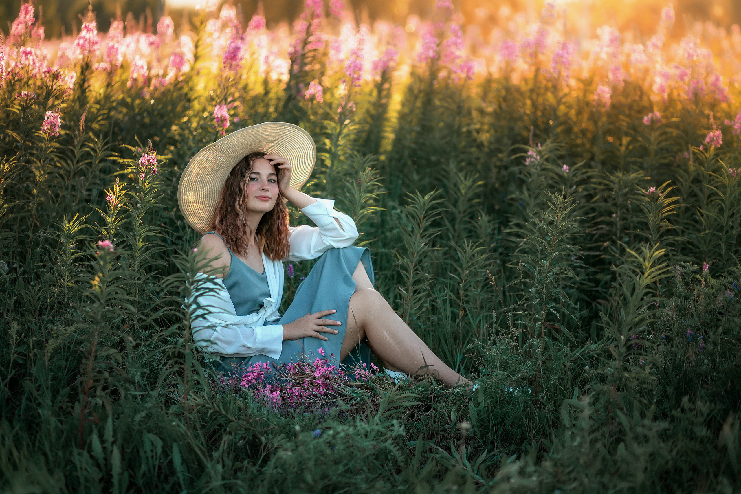 Волшебный закат в поле Иван-чая. Детский и семейный фотограф в Красноярске Юлия Бирюкова