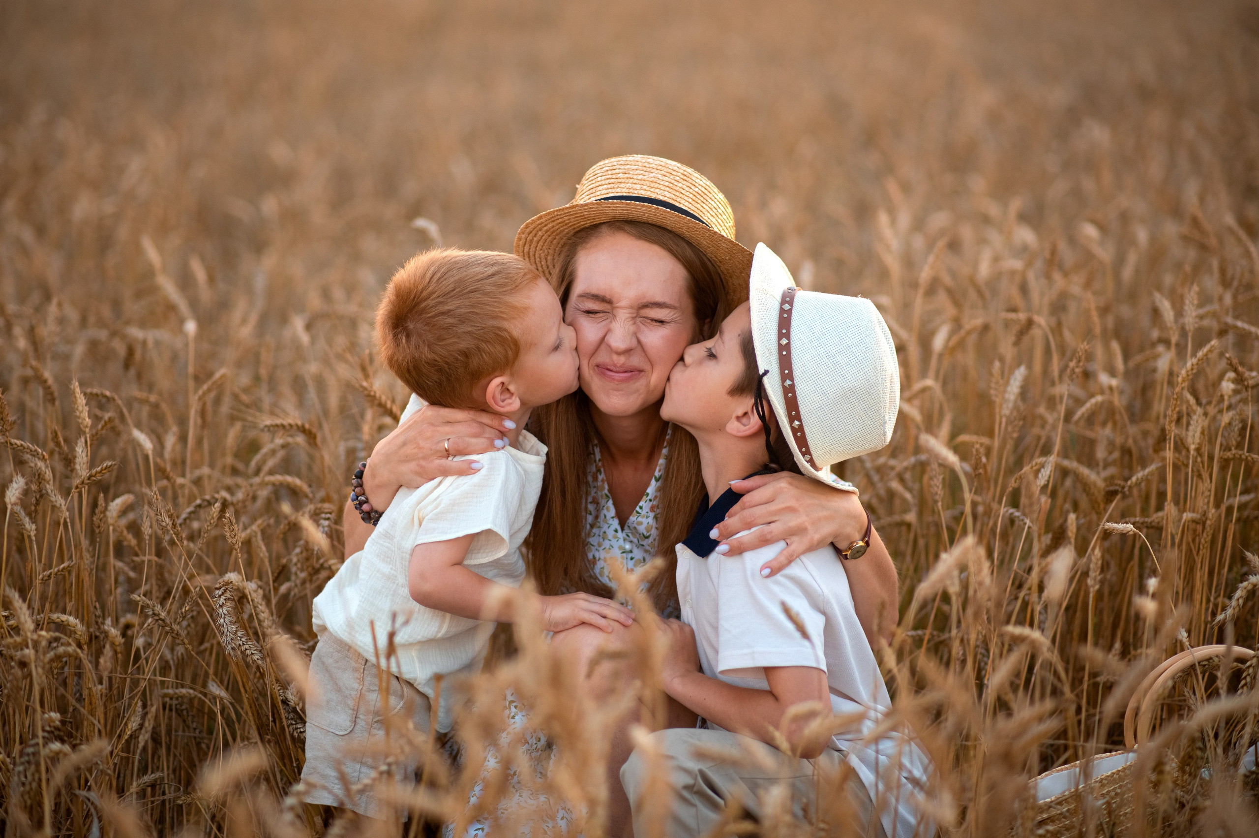 Семейная фотосессия в пшеничном поле. Семейный и детский фотограф в Туле Светлана Воронкова