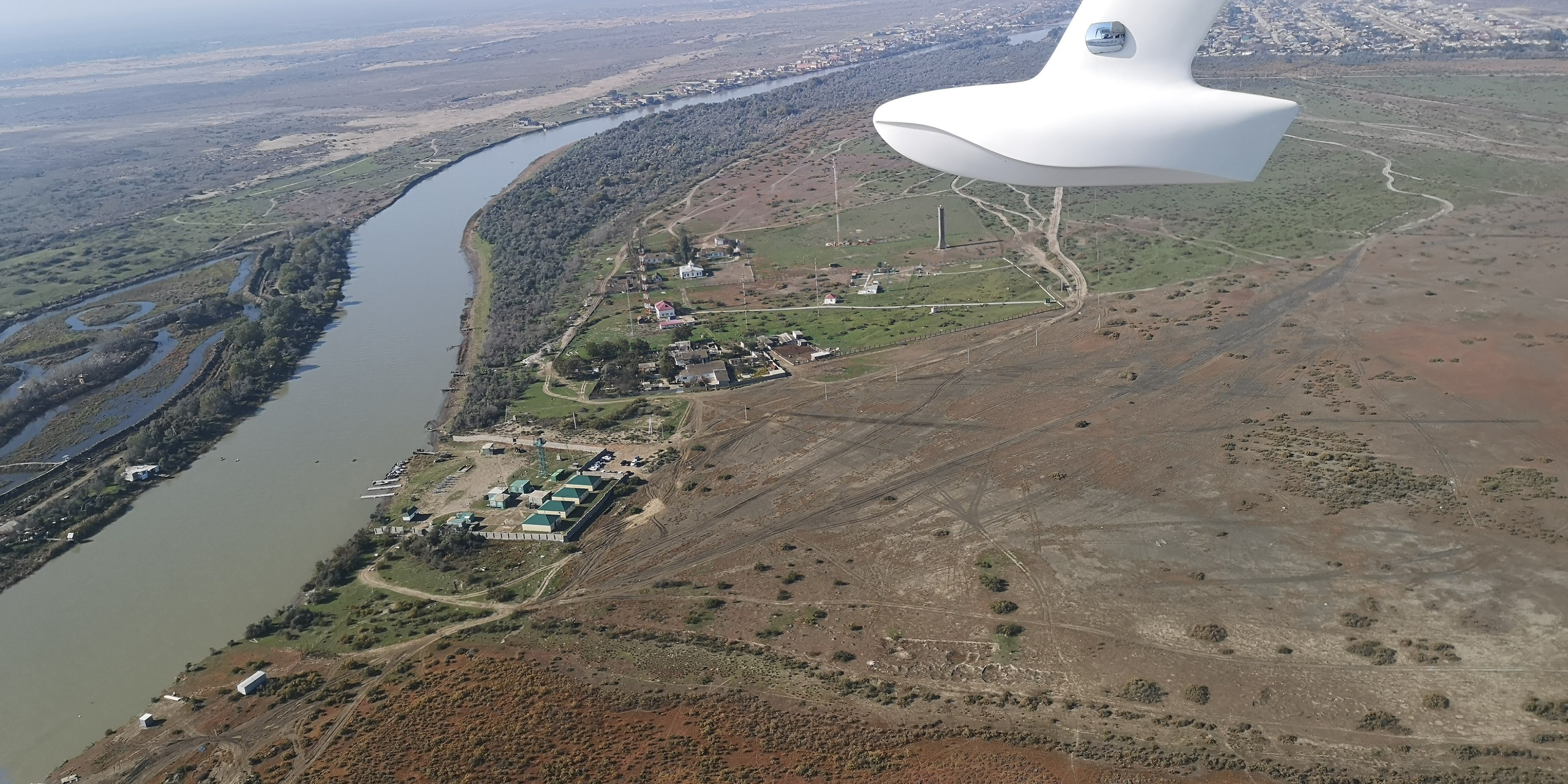 Каспийское море (наука на Ла-8) (2021 г.). Фотоальбом показывающий увлекательный мир авиации и мир медведей Андрея Иванова