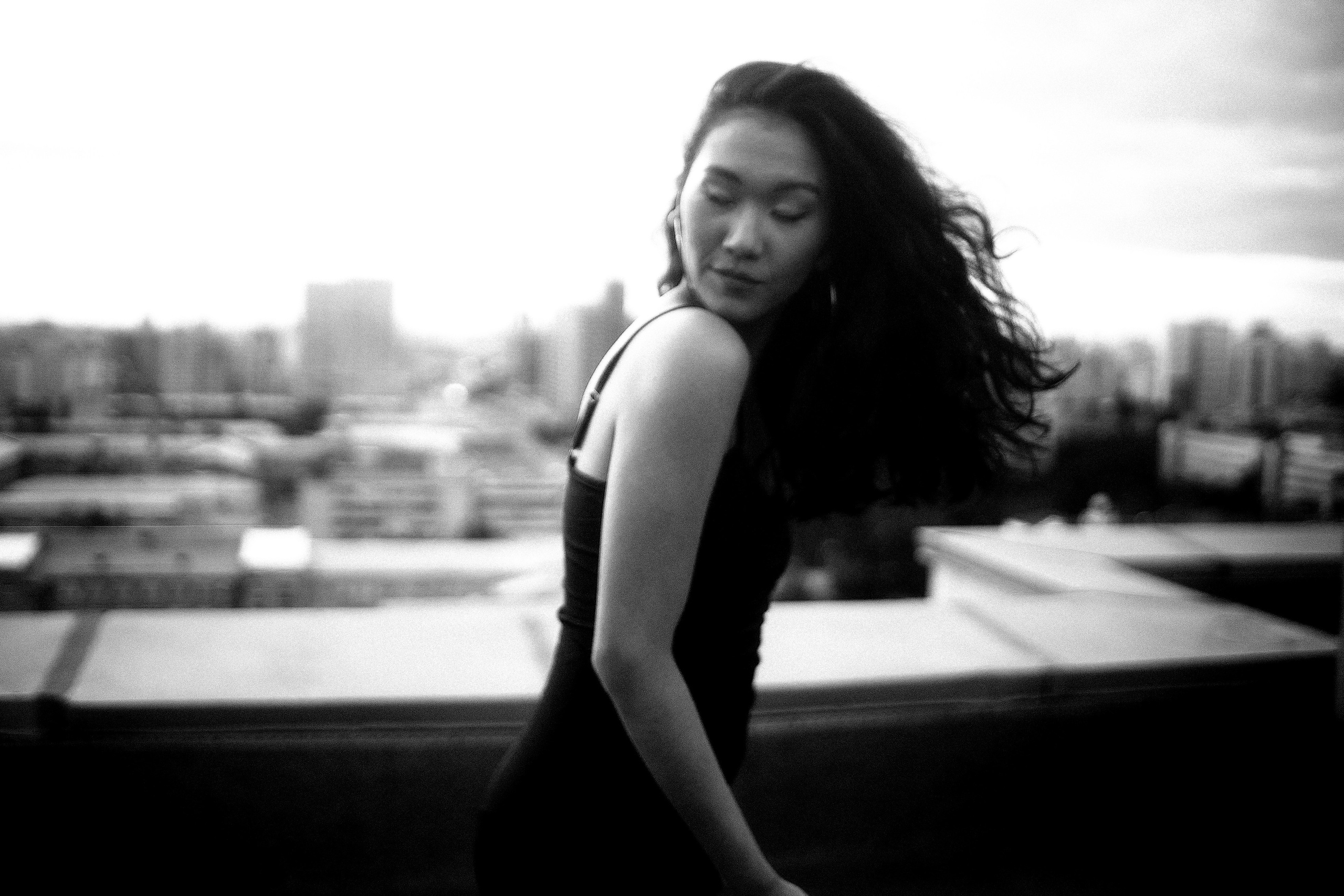 Фотосессия на крыше для Адины в Новосибирске. Фотограф в Новосибирске Владислав Унтерберг