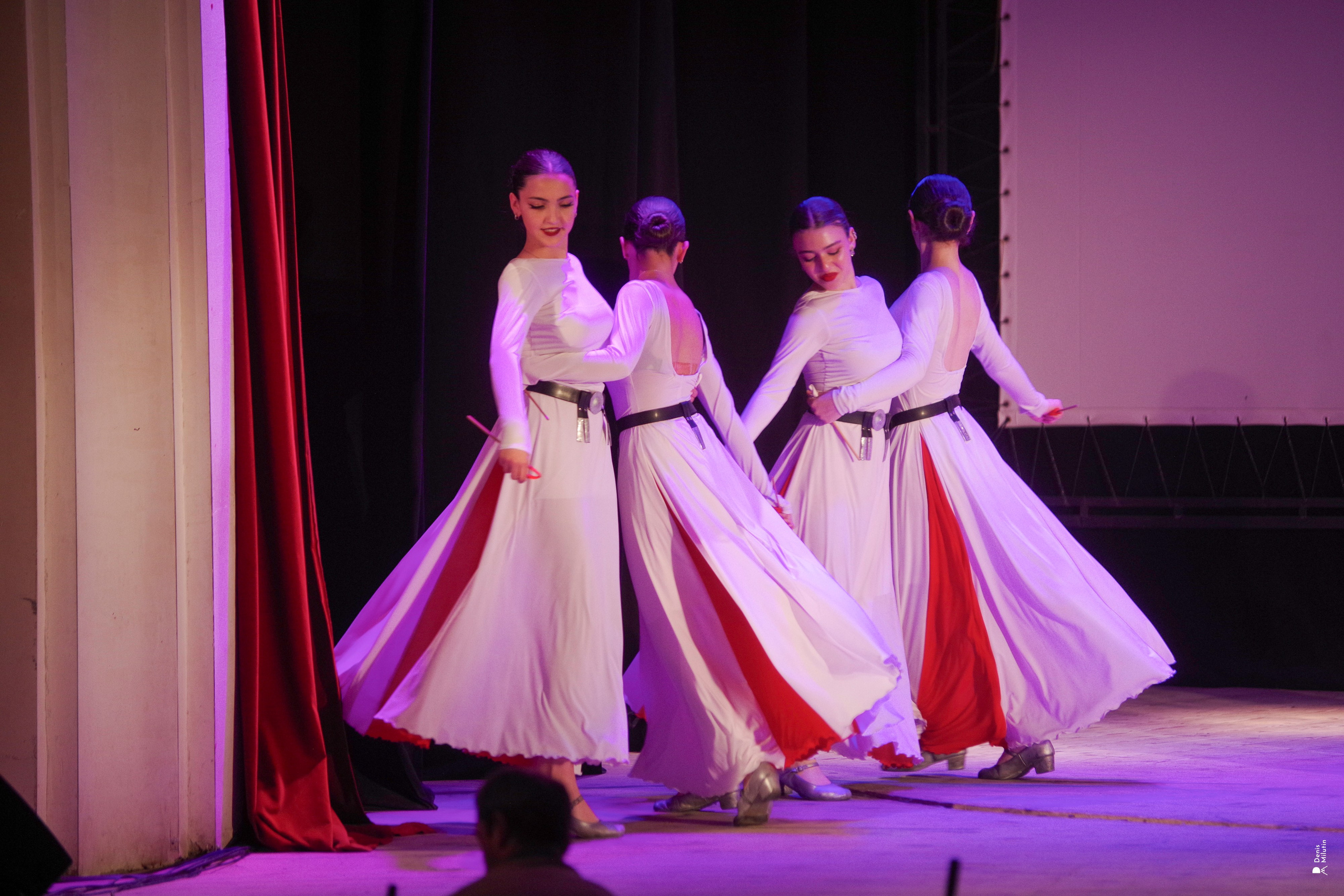 Танцы в прекрасном Они. Портретный фотограф Денис Милютин