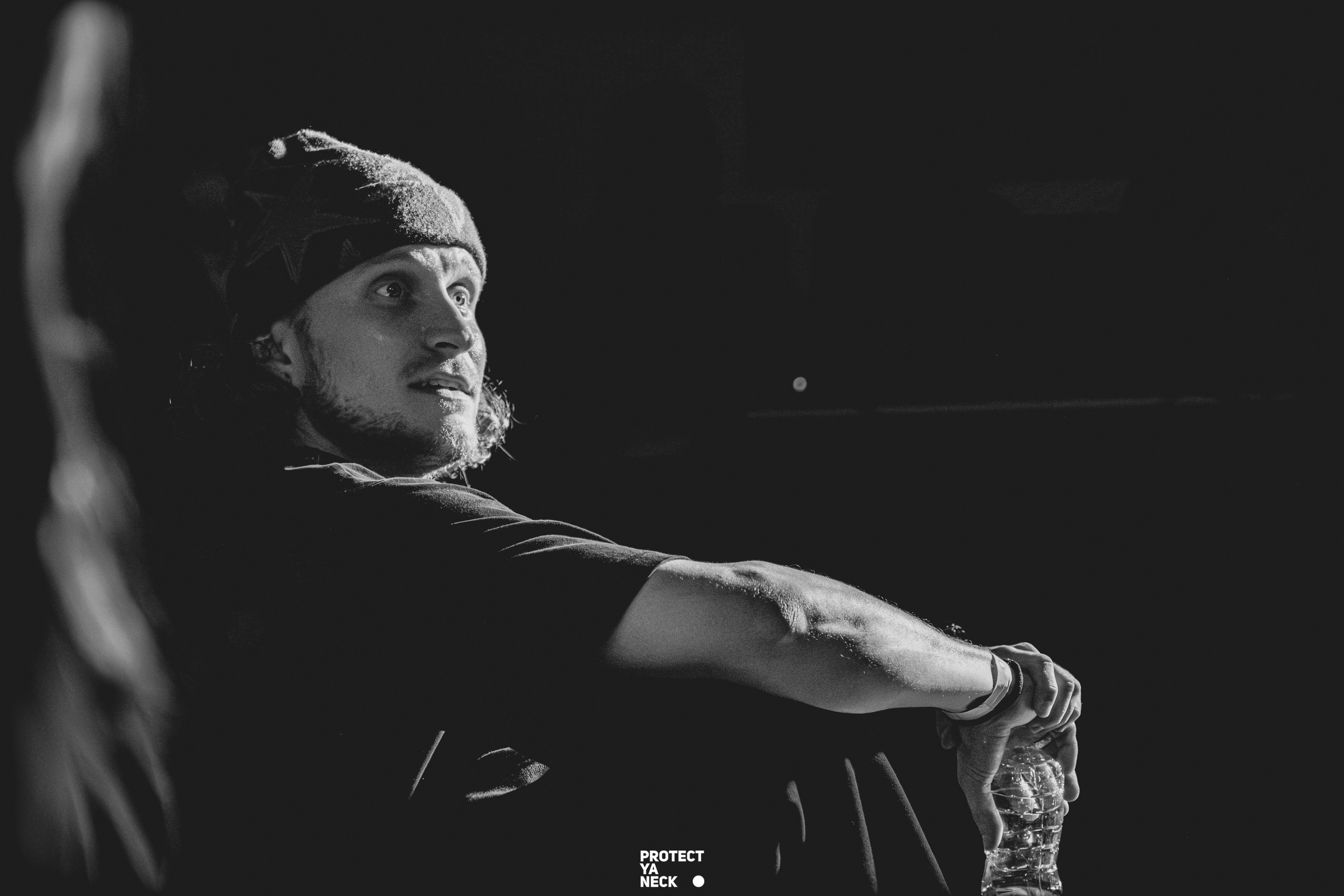 PROTECT YA NECK 22/03 (@youlovebu). Соня бу тебя сфоткала