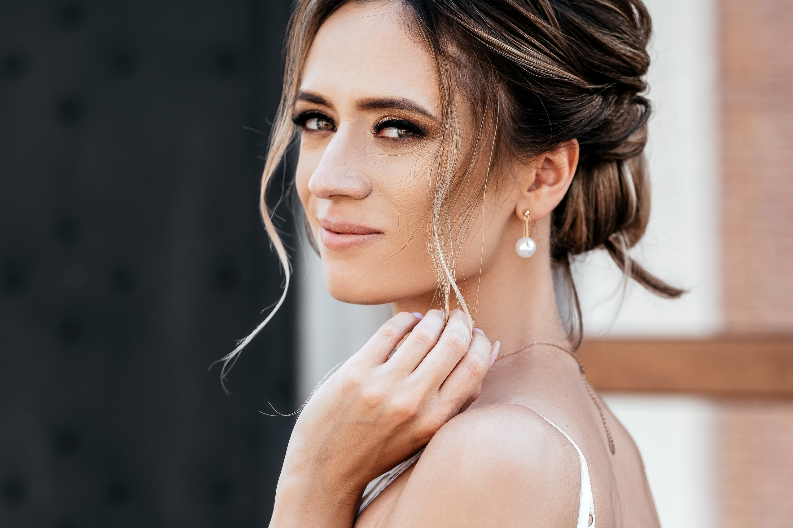 Свадебная прогулка по набережной в Щелково. Свадебный и семейный фотограф Виктория Носачёва. Щелково, Москва и МО