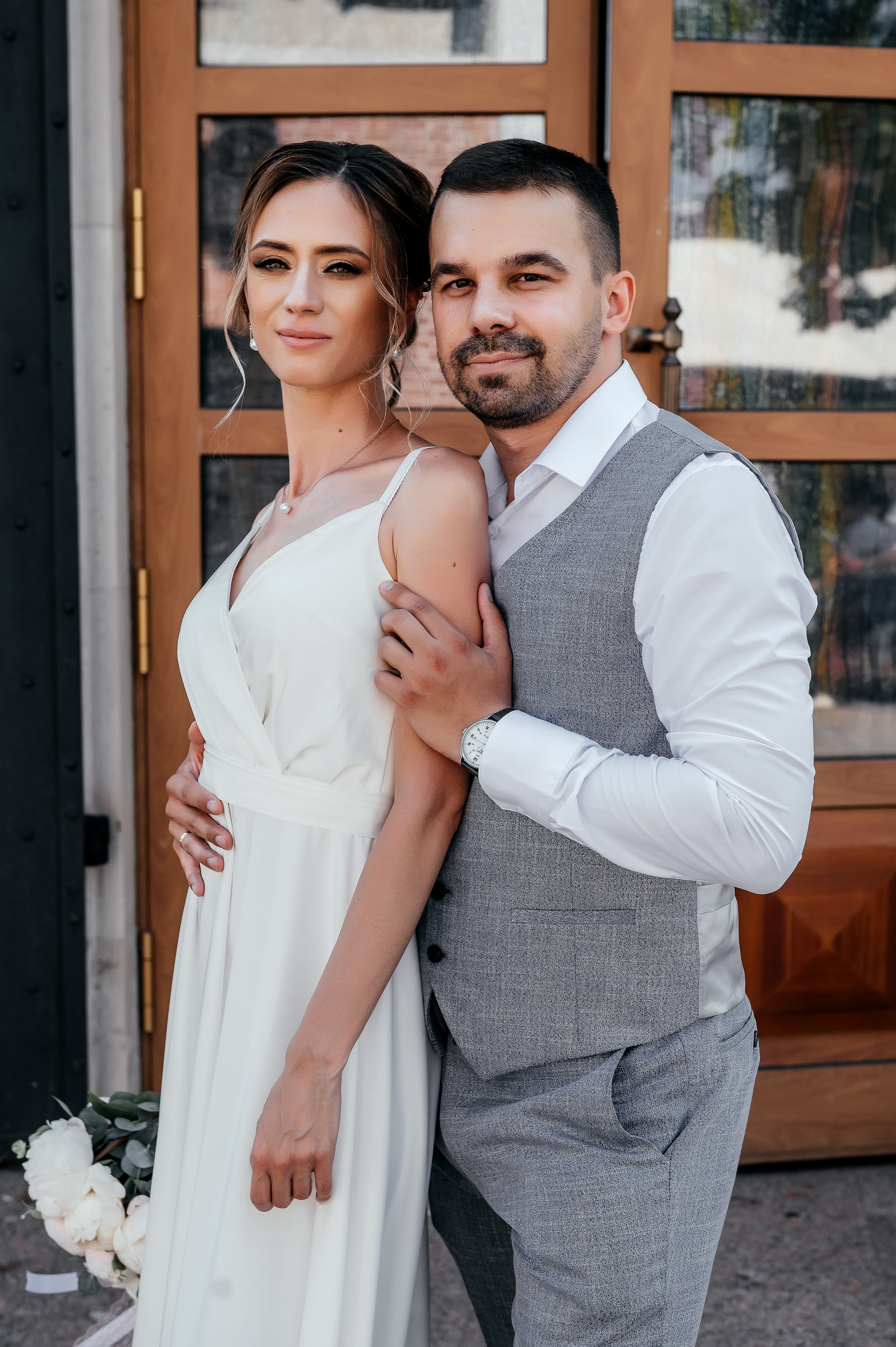 Свадебная прогулка по набережной в Щелково. Свадебный и семейный фотограф Виктория Носачёва. Щелково, Москва и МО