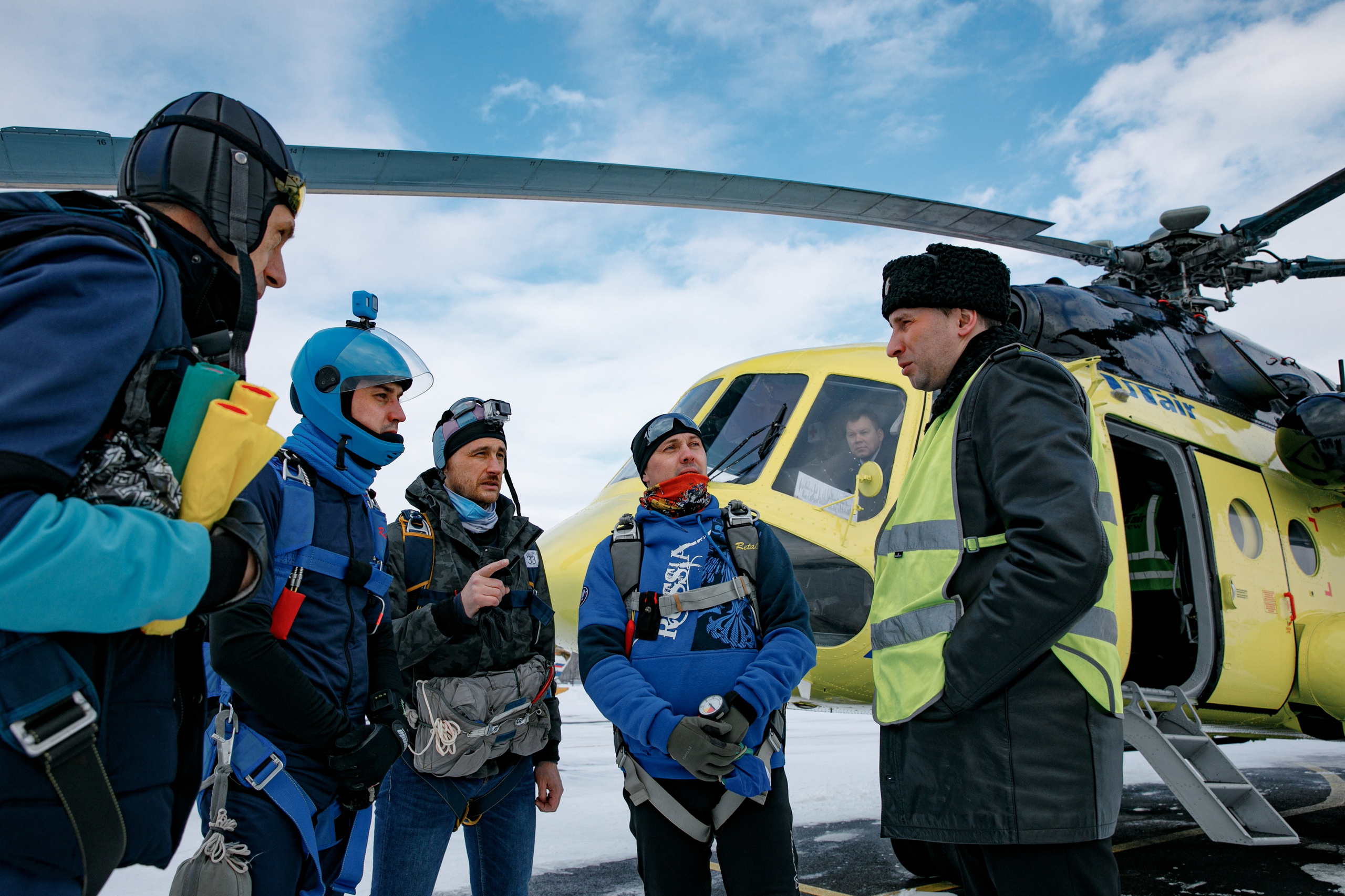 Спотинг Utair вертолетные услуги. Главная