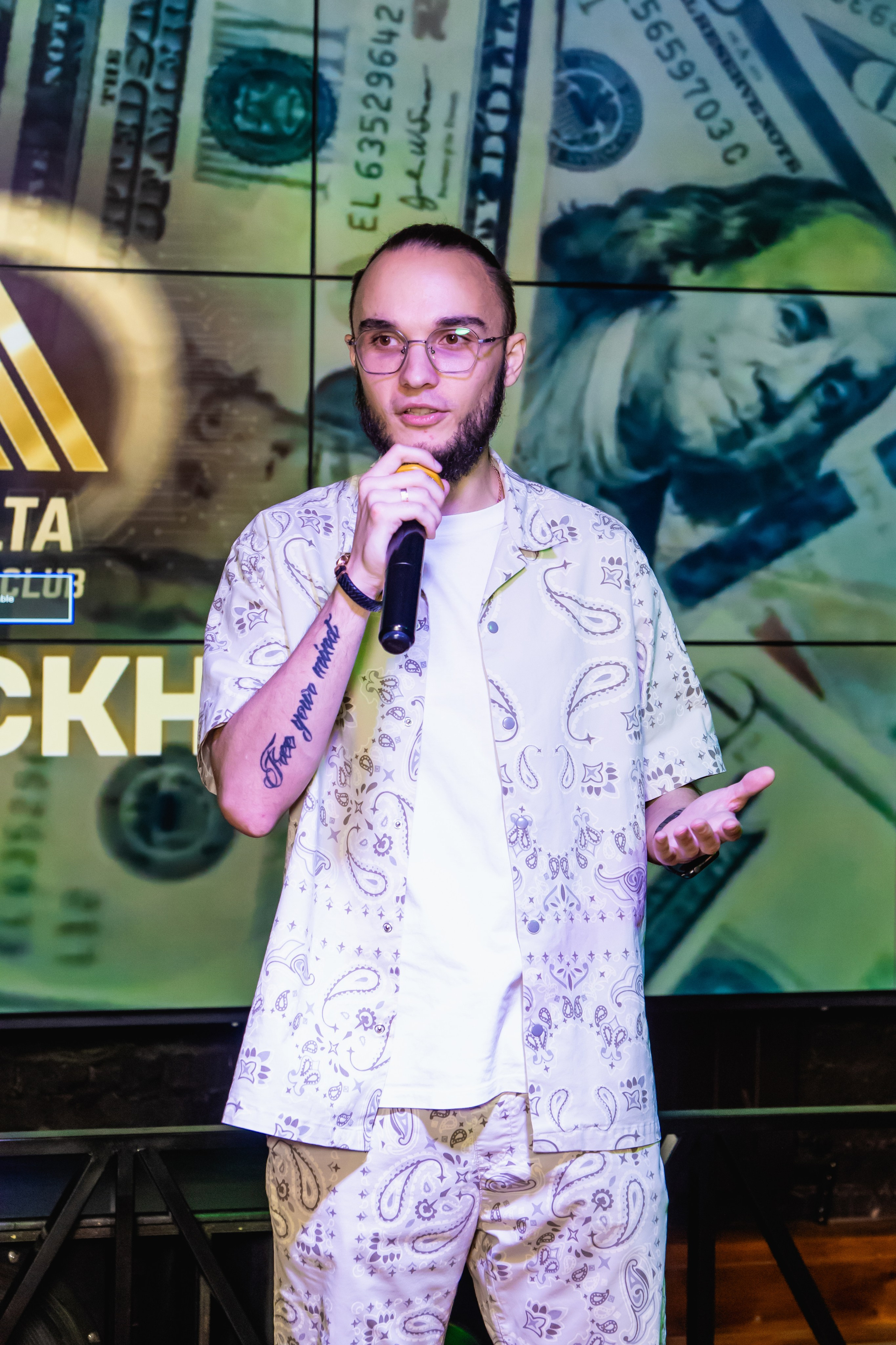 Выпускной Delta. Занимаюсь профессиональной фотографией и живу рядом с Байкалом. Работаю в разных жанрах