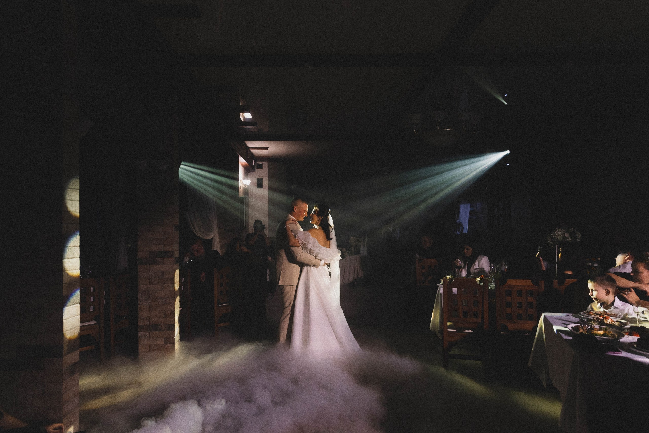 Элина и Денис). Свадебный фотограф Мироманов Николай в Крыму