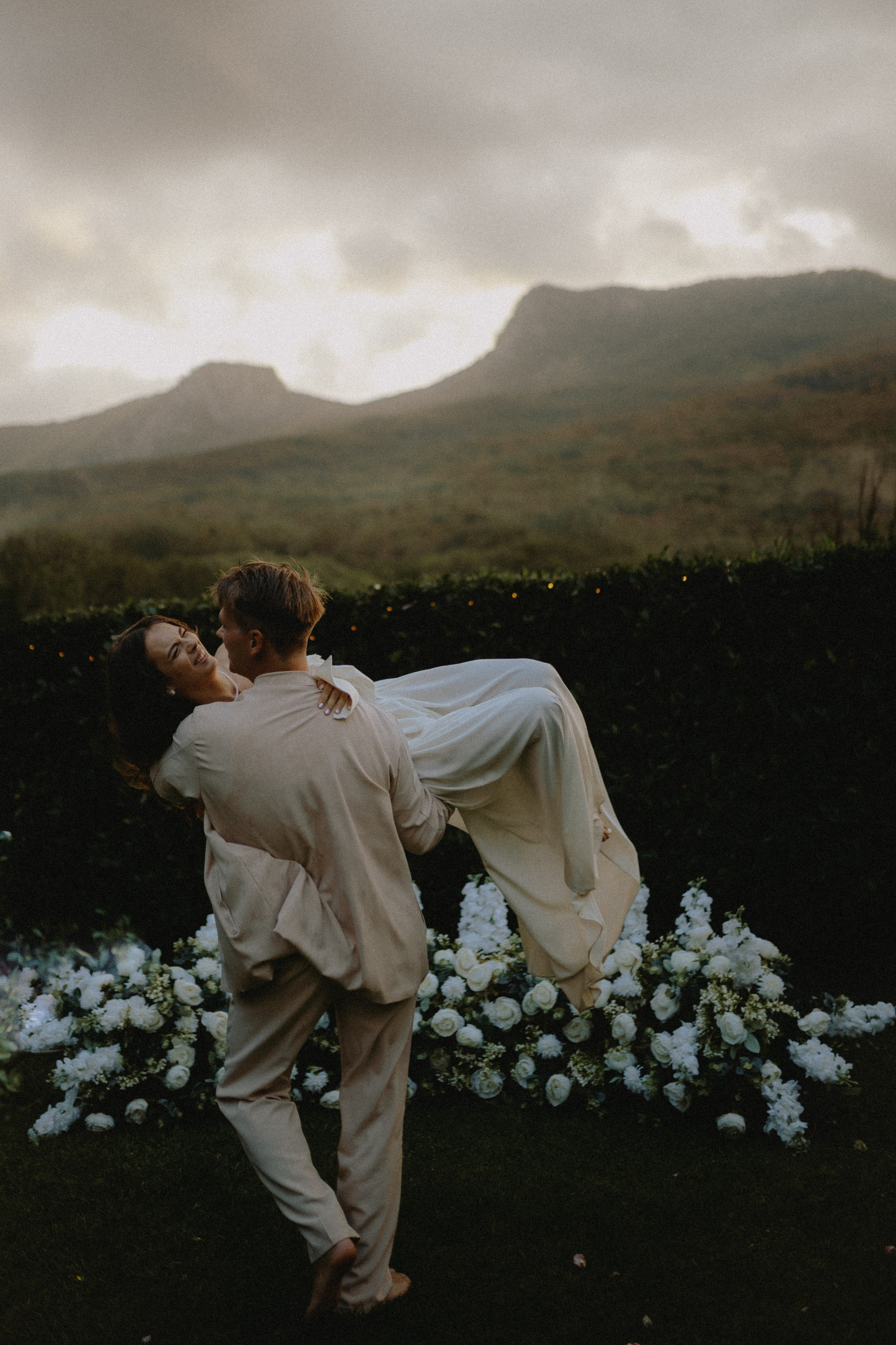 Дима и Настя | Rainy mountain wed | Крым. Свадебный фотограф в Санкт-Петербурге Анастасия Селиванова