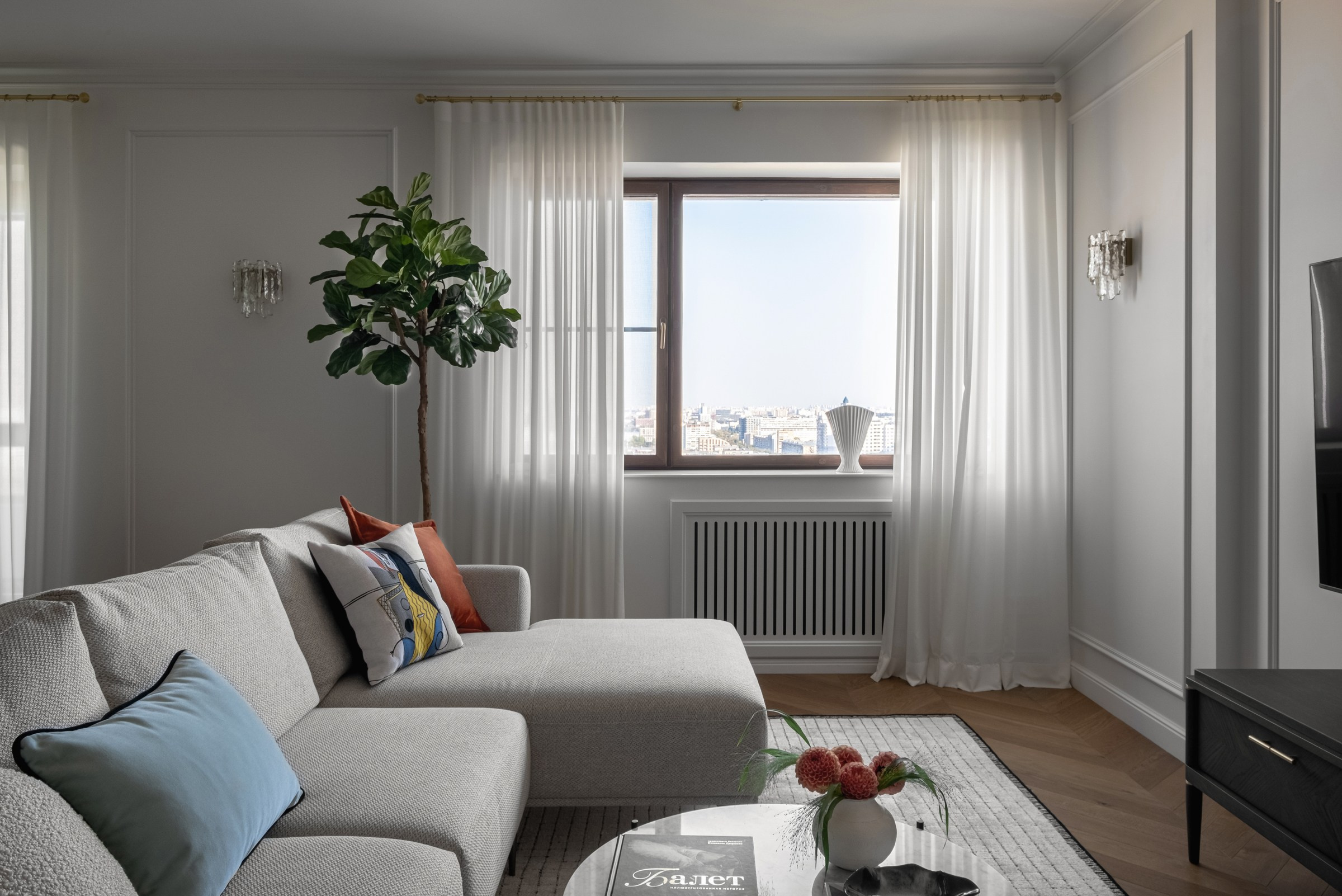 Дизайн интерьера гостиной, дизайн проект квартиры, квартира 100 кв.м, дизайн проект в Москве, квартира в стиле неоклассика, неоклассический интерьер, белоснежная гостиная, белоснежная квартира, интерьер квартиры в Москве, дизайнер Диана Миронова