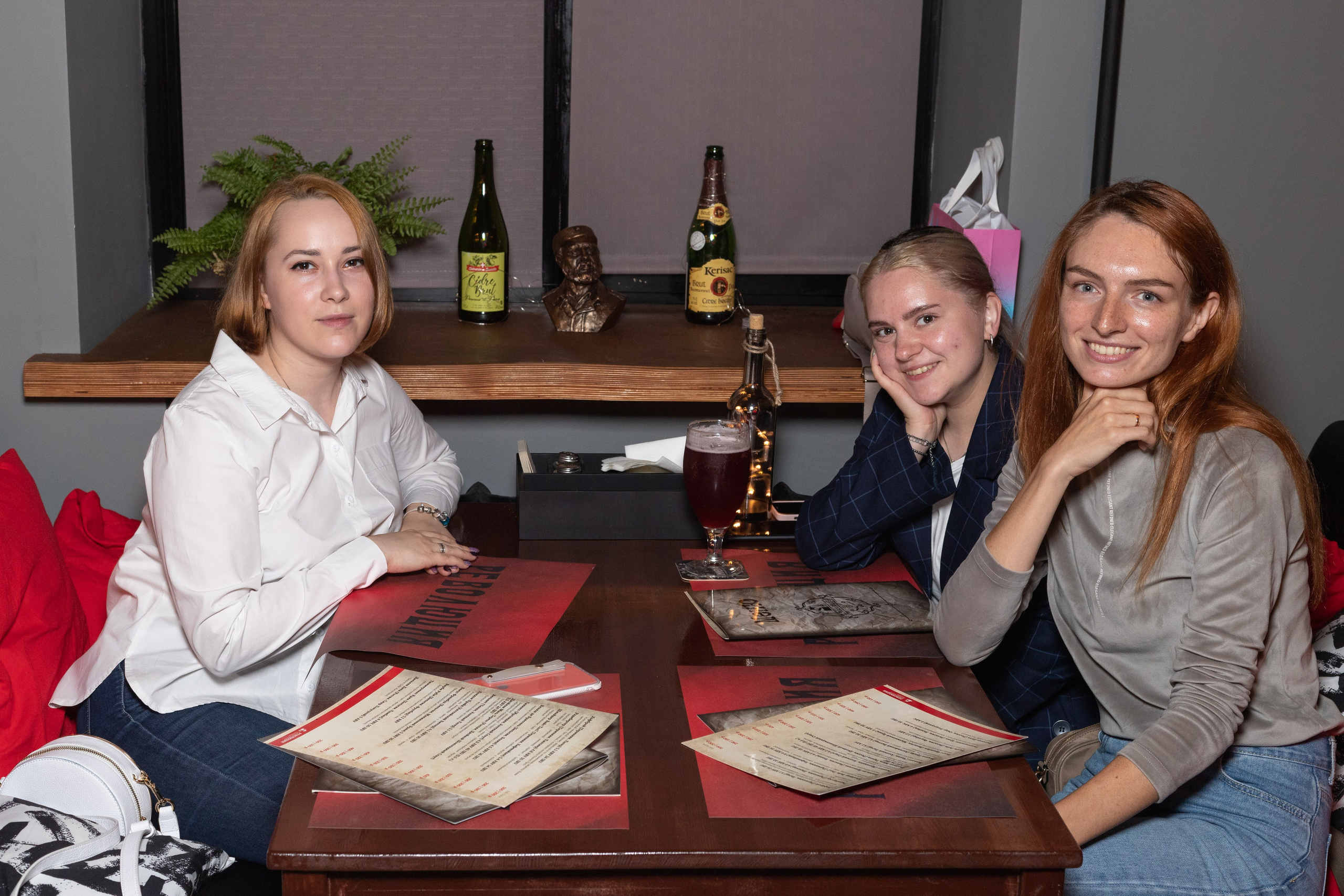 Паб Революция. Фотограф Денис Лесковский (Тюмень)