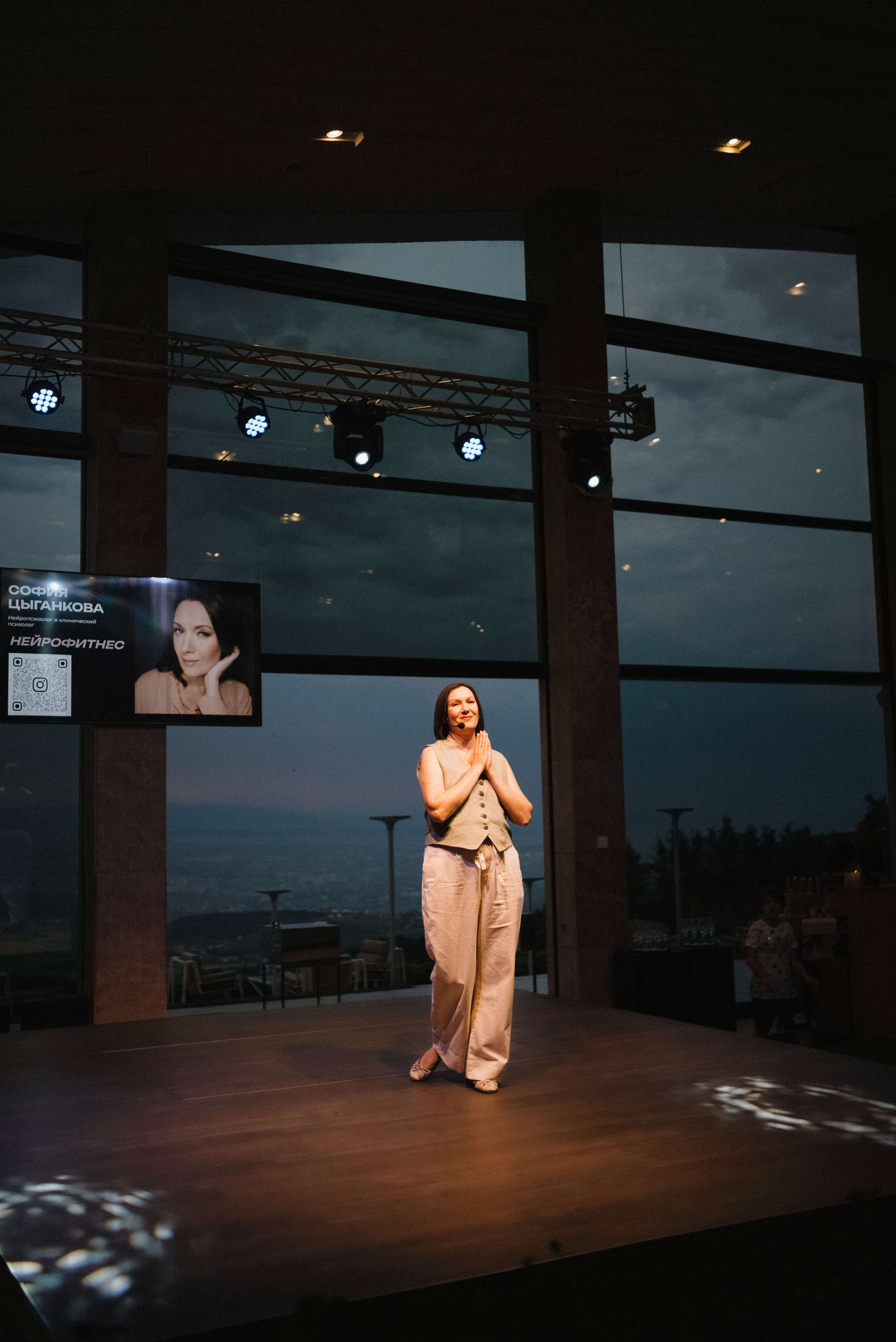 Репортаж бизнес-конференции. Портретный и свадебный фотограф в Тбилиси • xeniqo