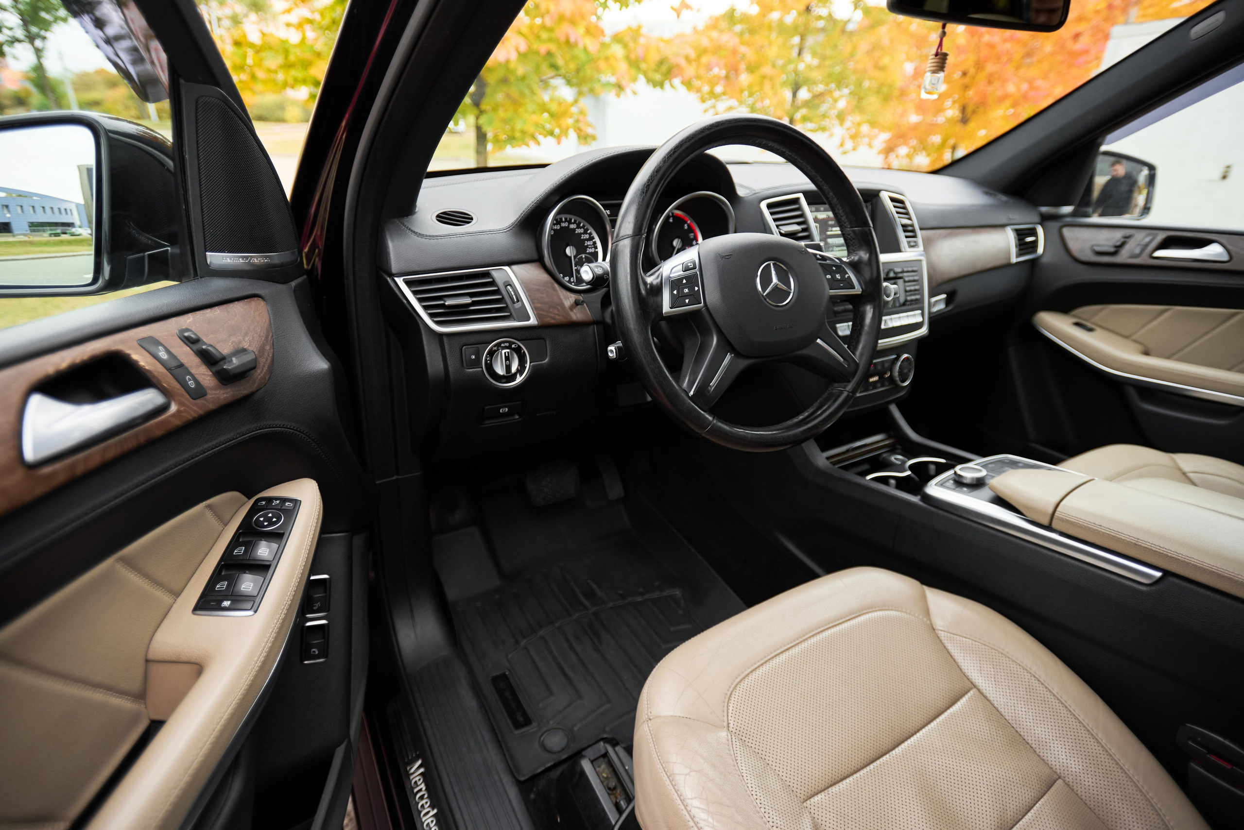 Mercedes GL350. Автомобильный и интерьерный фотограф в Минске Александр Тагаев