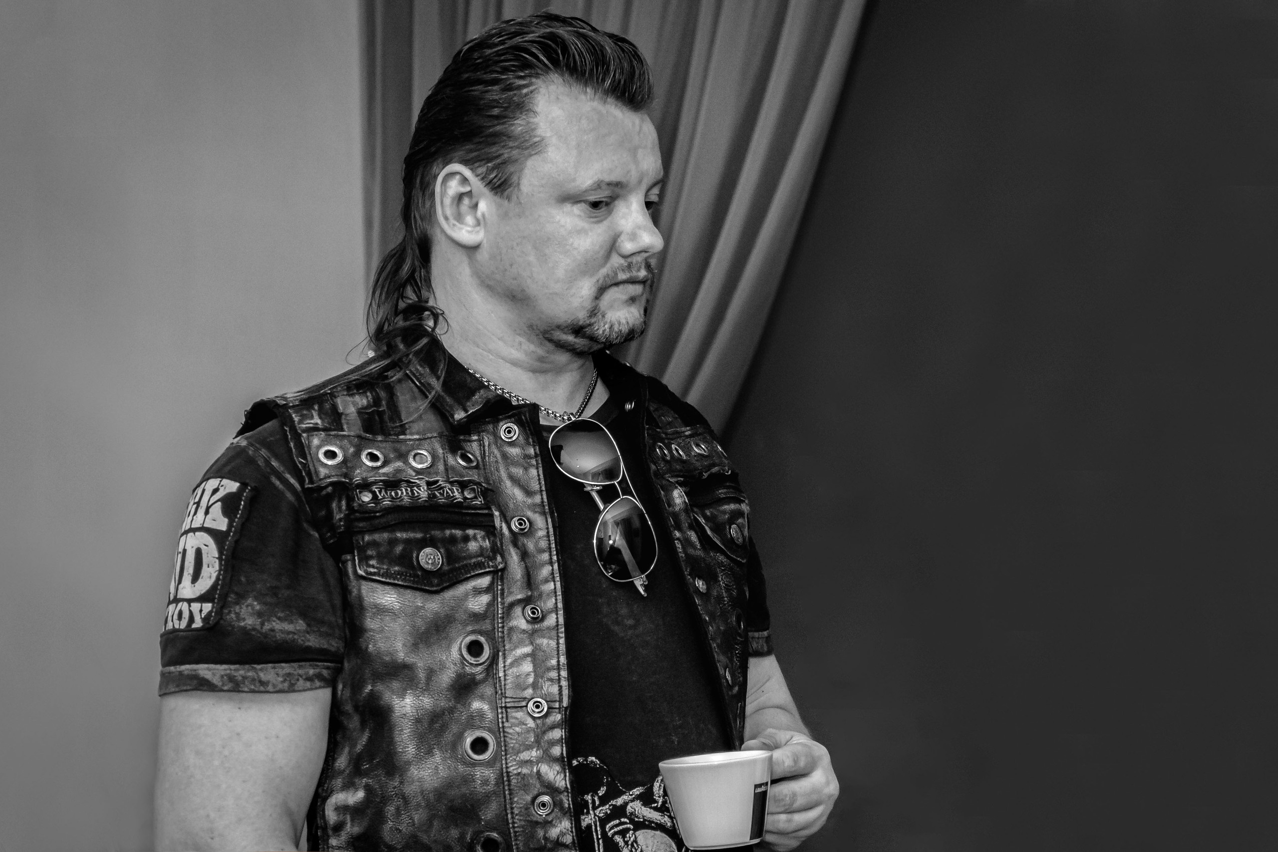 Андрей Князев Фото сделано в Буквоеде перед презентации книги.16 июля 2018 года в Парке культуры и чтения книжного магазина «Буквоед» состоялась  творческая встреча с участниками легендарной российской панк-рок-группы «Король и шут». 