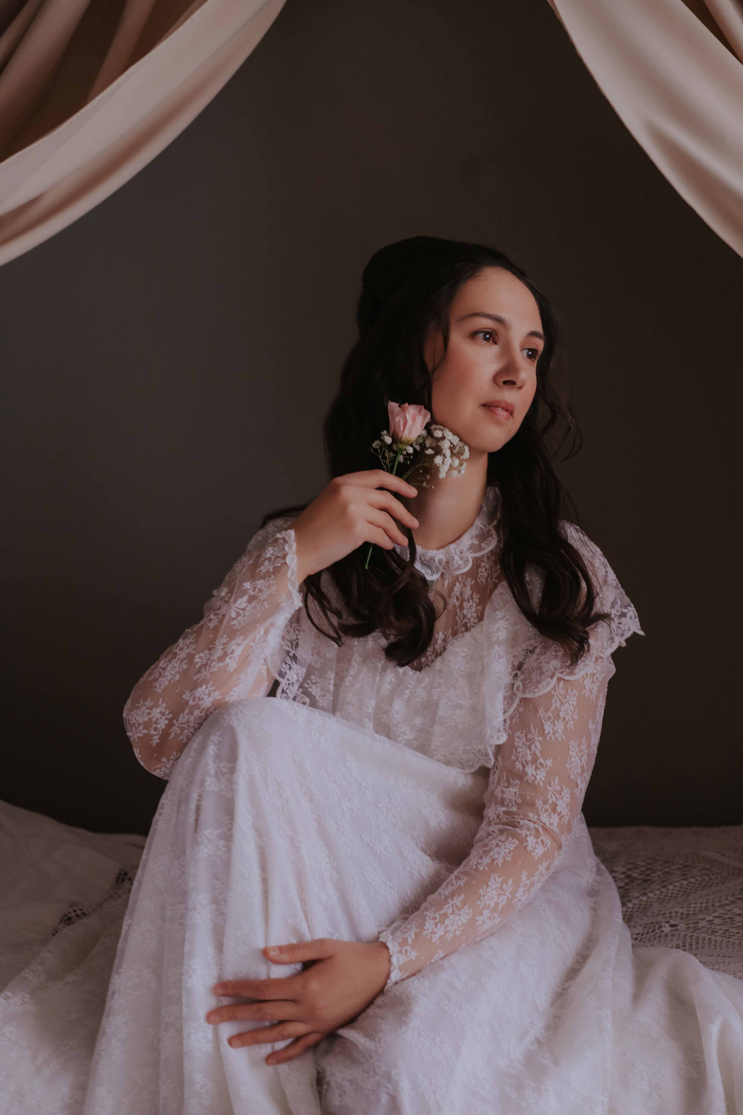 Галина. Утро дома. Художественная винтажная фотография