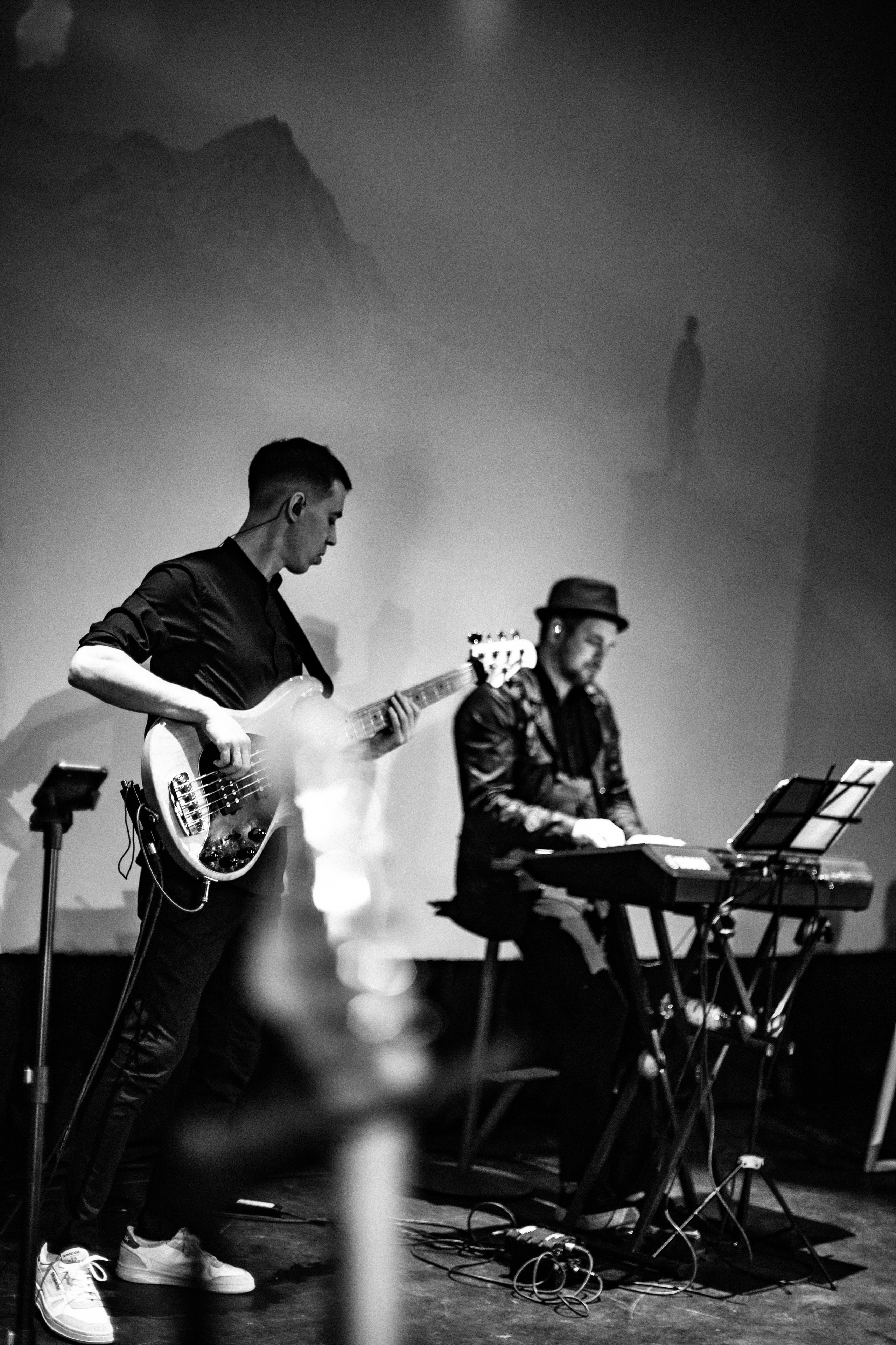 Рекорд. Герои нашего времени со струнным оркестром. Фотограф в Нижнем Новгороде