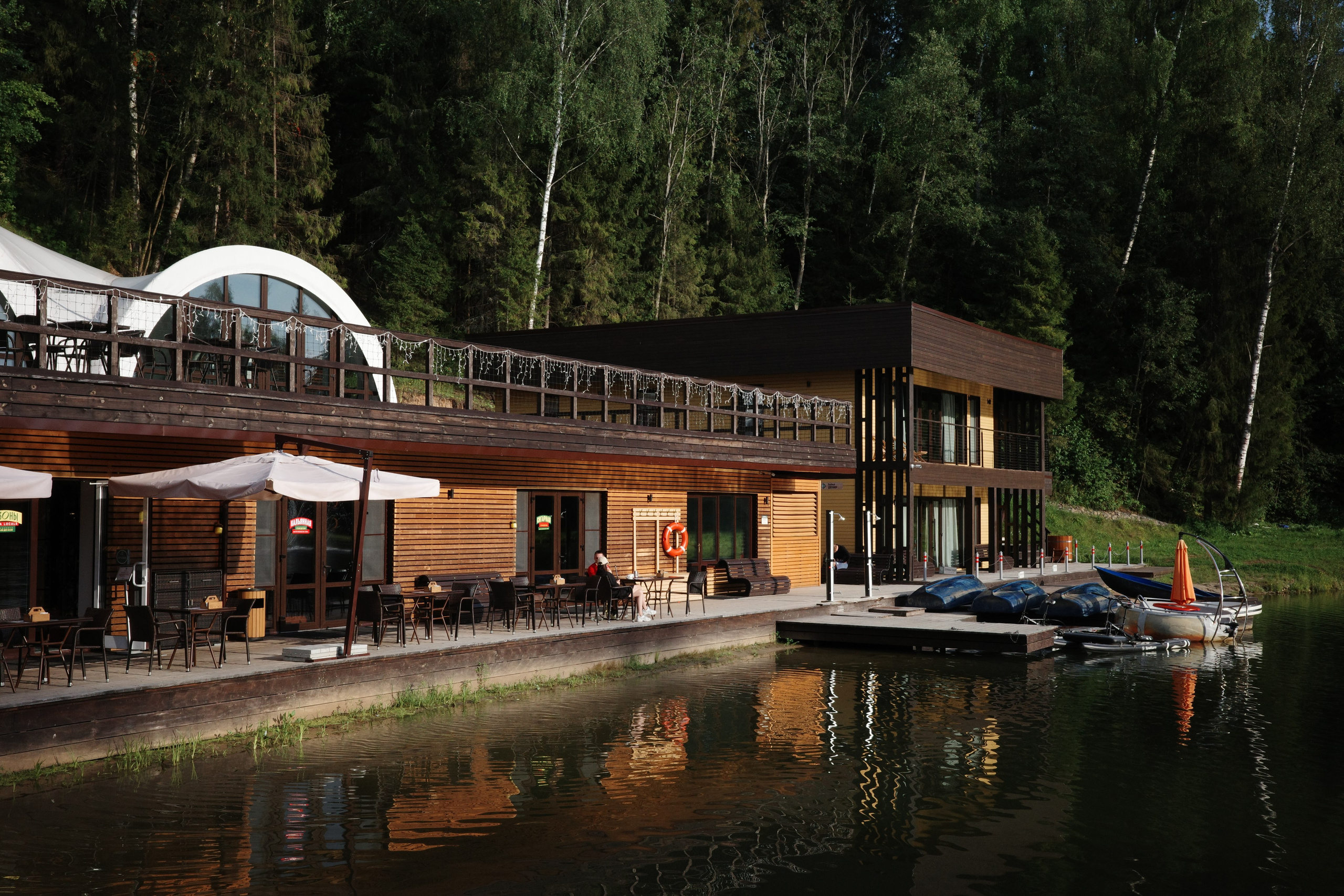 #41: Пересвет / август 2025. Проект «Фотокладовка»: блог уличной фотографии в формате street photo