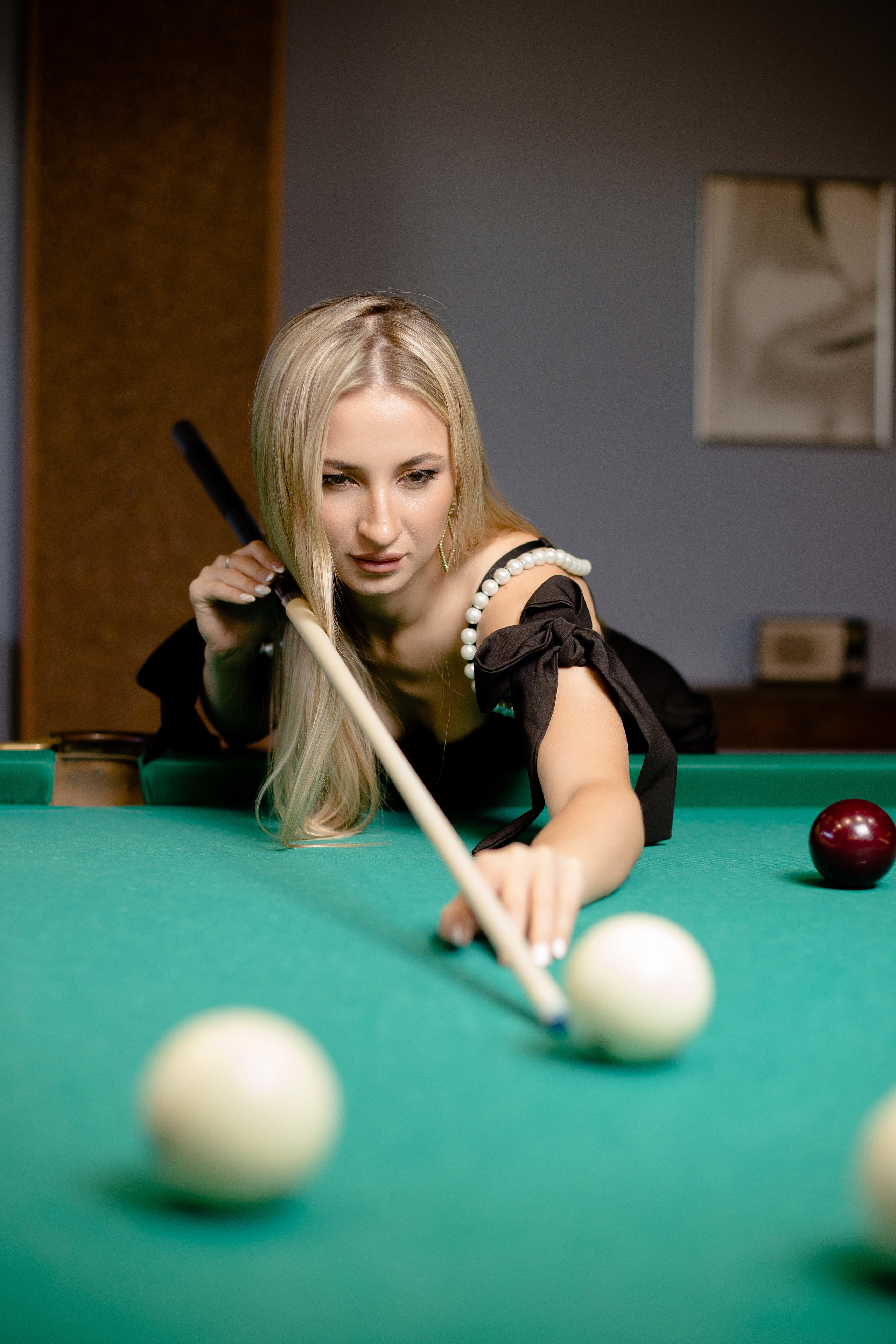 Бильярд. Дмитрий Белим — Семейный фотограф в Омске | Фотосессии для беременных и малышей