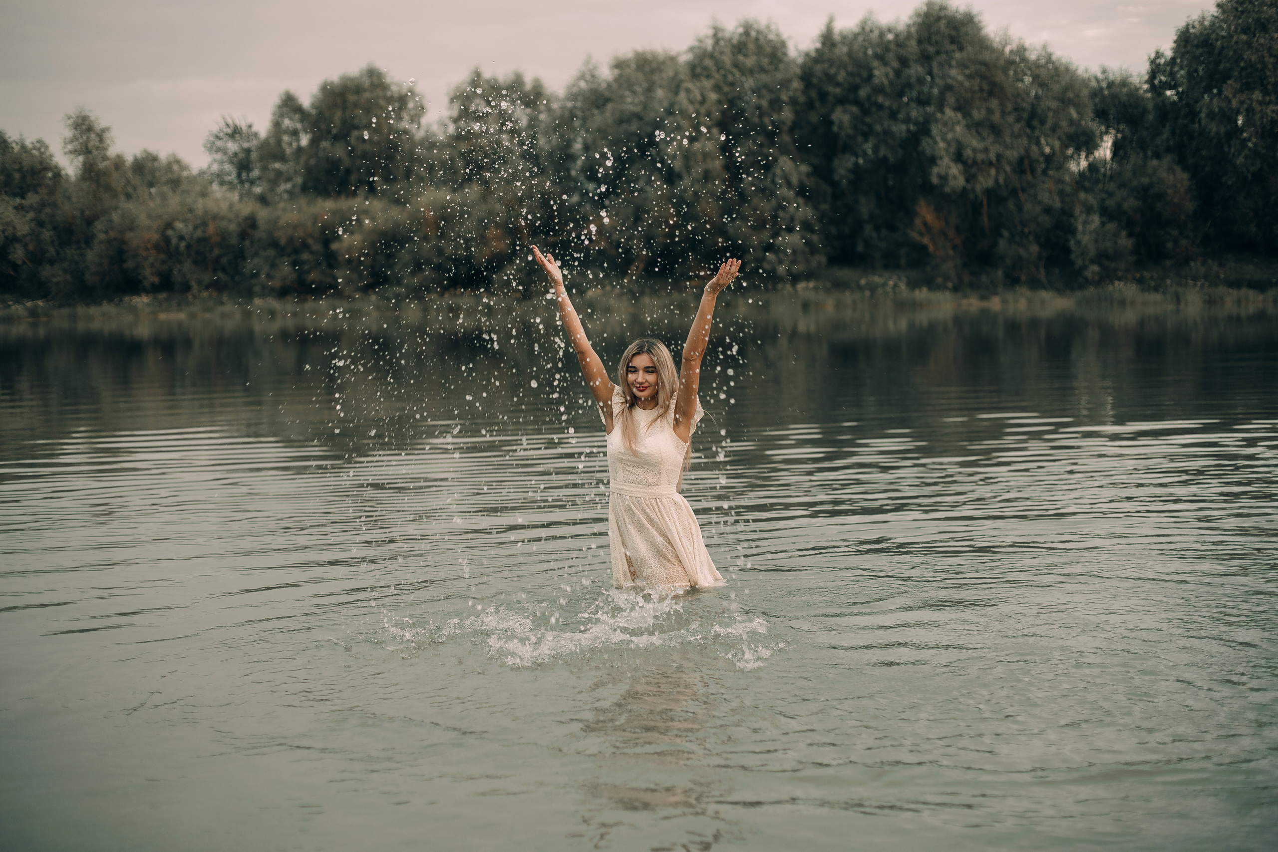 У реки. Дмитрий Белим — Семейный фотограф в Омске | Фотосессии для беременных и малышей