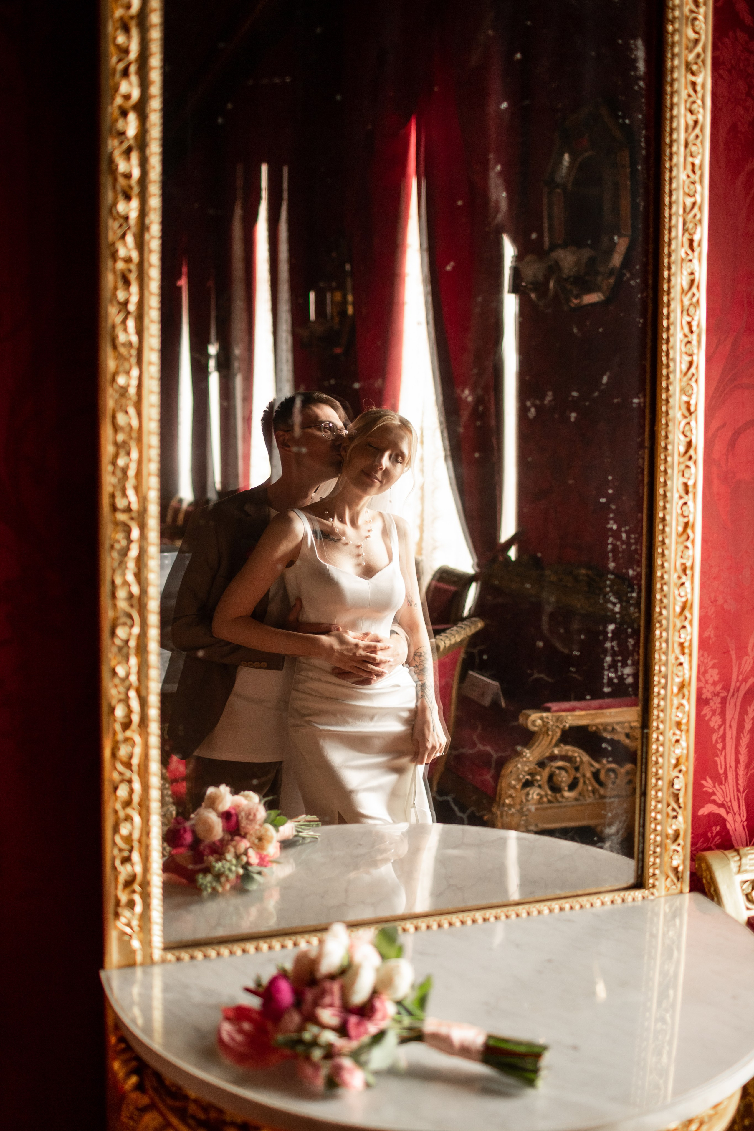 Свадебная фотосессия во дворцах Петербурга. Свадебный фотограф Кирилл Белый