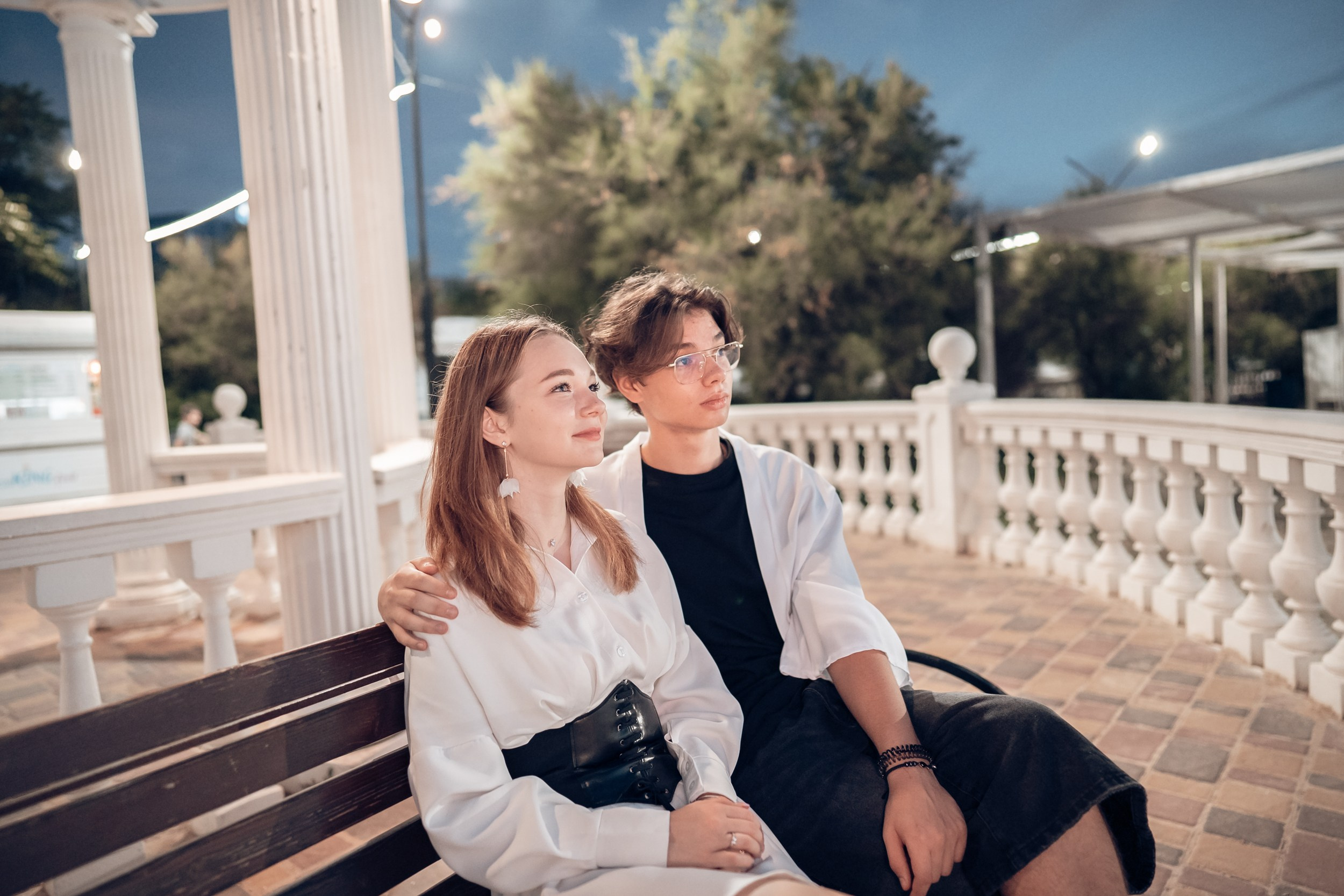 Романтическая фотоистория на закате пляжа Аквамарин. Церковный фотограф Севастополь