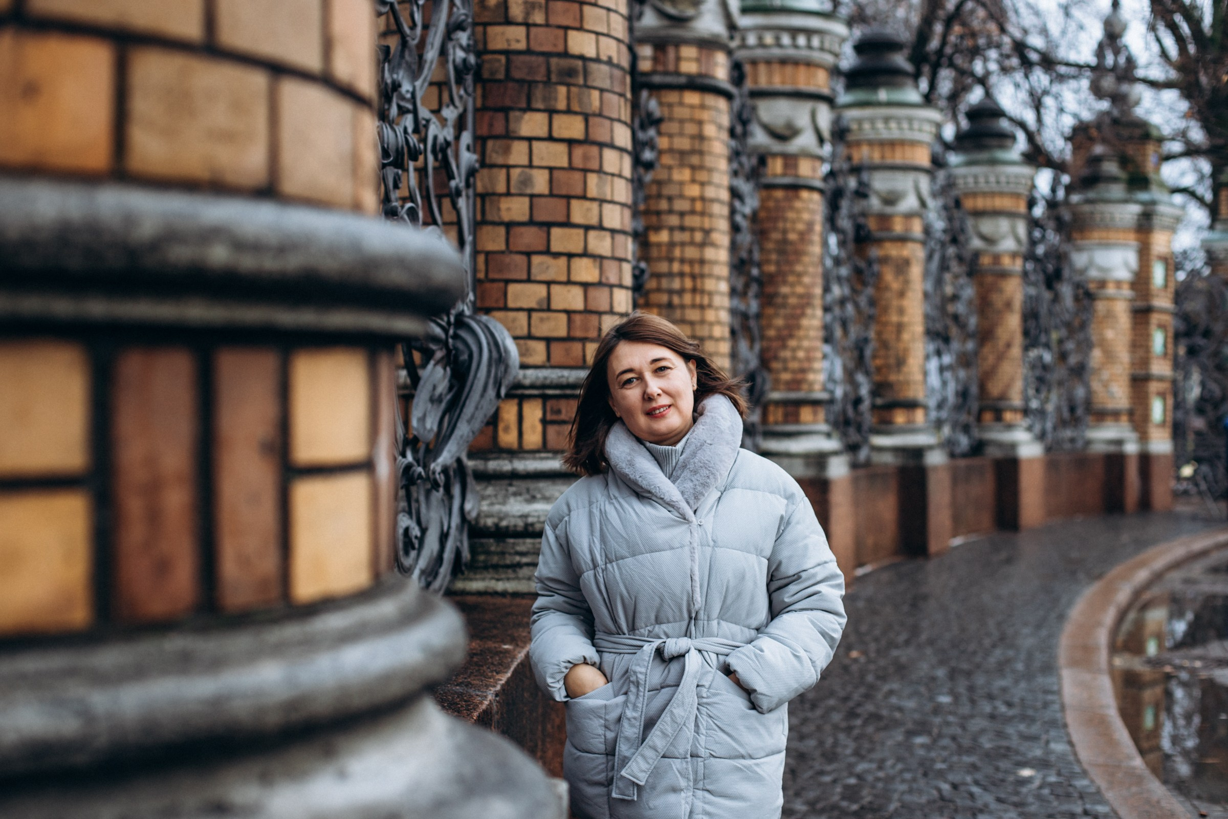 Марина с дочкой Ксенией в ноябре. Фотопрогулка в Петербурге. Индивидуальный и семейный фотограф в Санкт-Петербурге