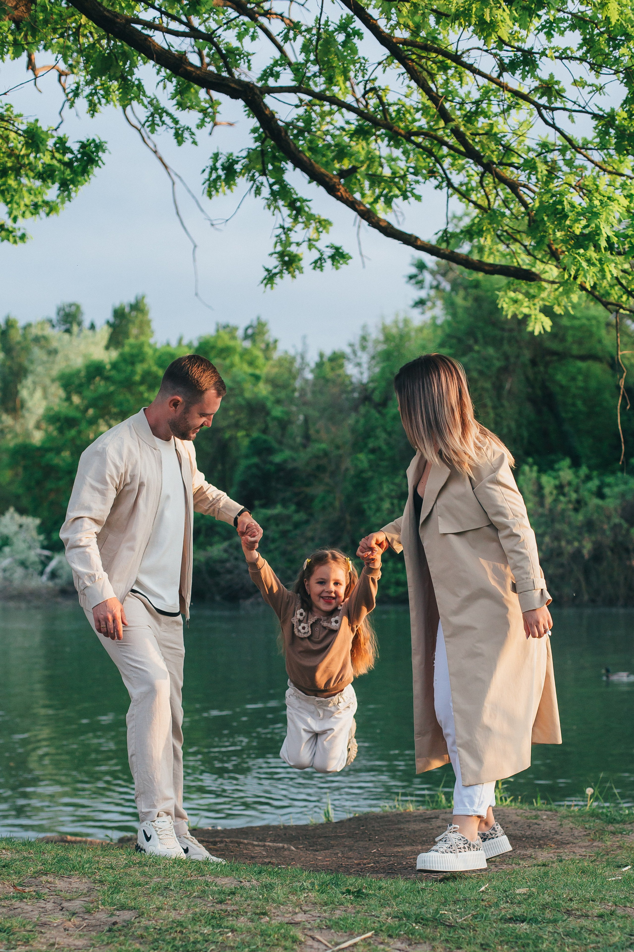 Семейная прогулка в парке. Фотограф Оксана Будко