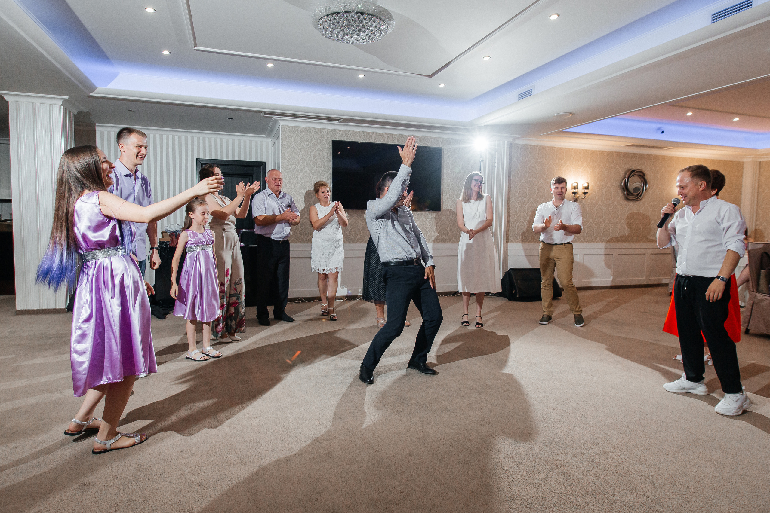 Максим и Екатерина — уютная свадьба в «Ладе». Свадебный фотограф в Оренбурге Илья Володьков