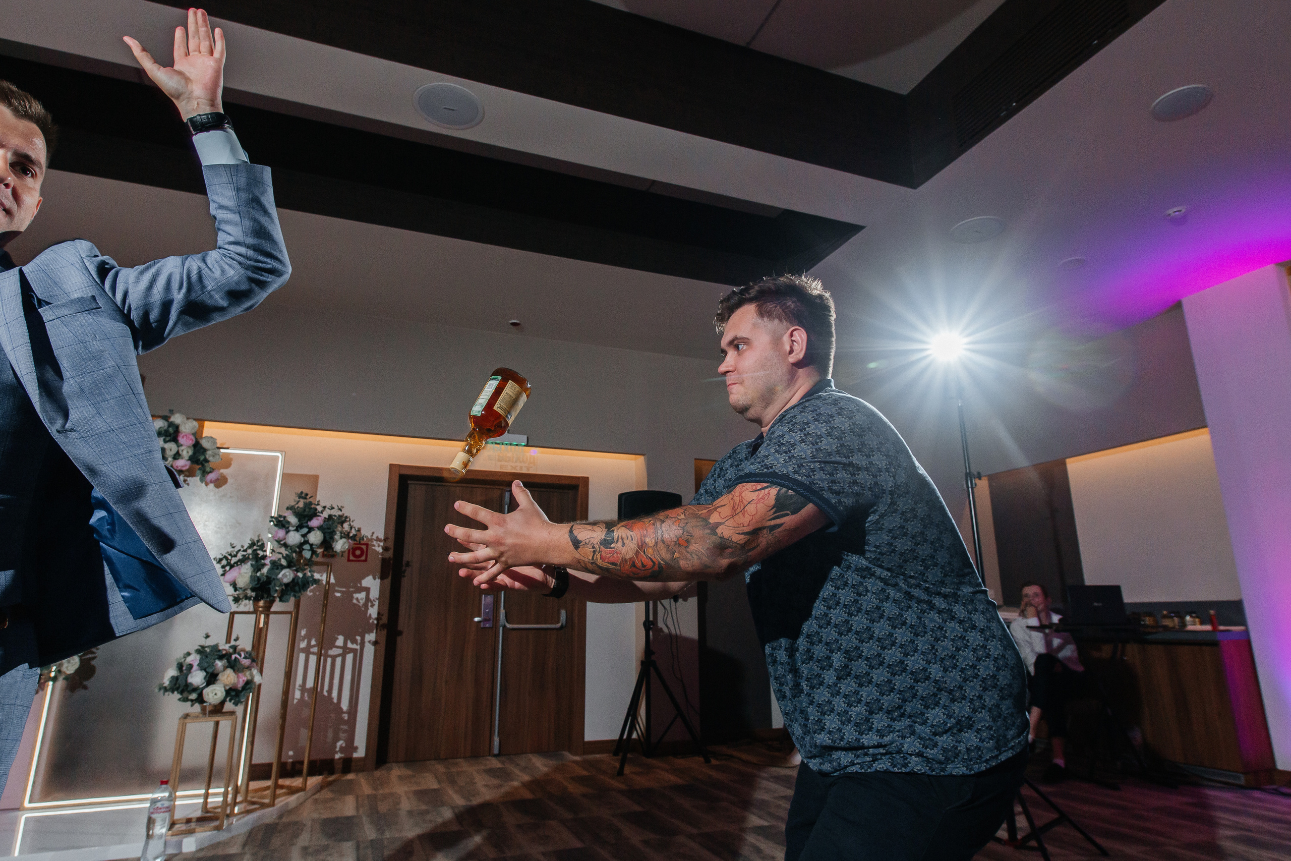 Александр и Анастасия — стильный банкет в Hilton. Свадебный фотограф в Оренбурге Илья Володьков