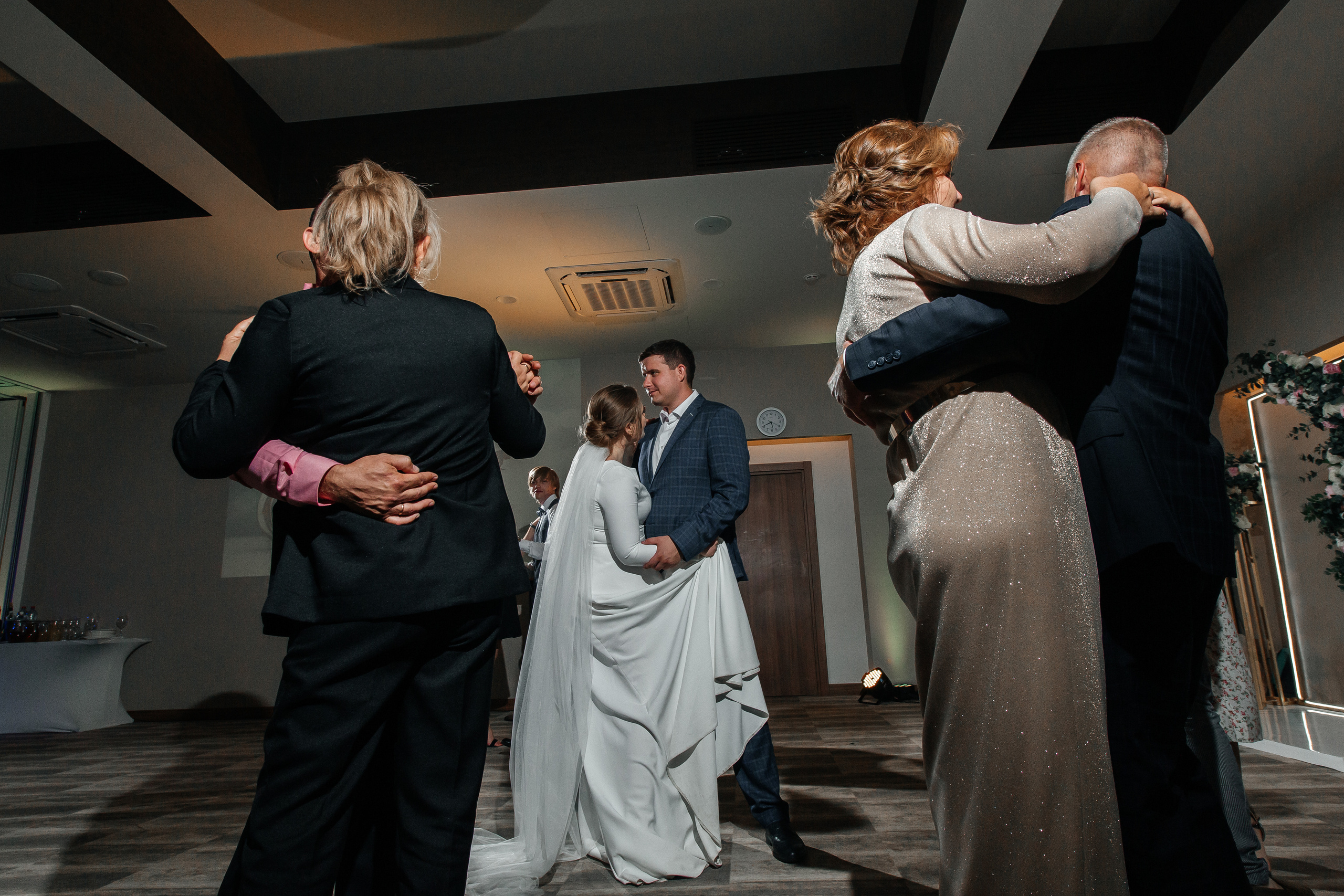 Александр и Анастасия — стильный банкет в Hilton. Свадебный фотограф в Оренбурге Илья Володьков