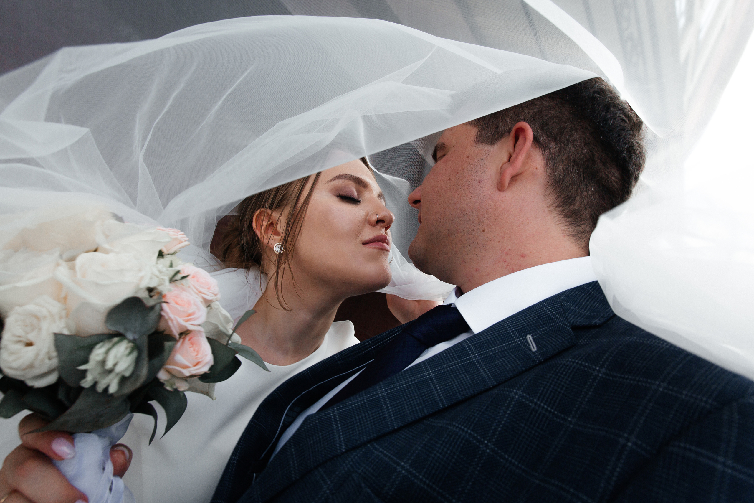 Александр и Анастасия — стильный банкет в Hilton. Свадебный фотограф в Оренбурге Илья Володьков