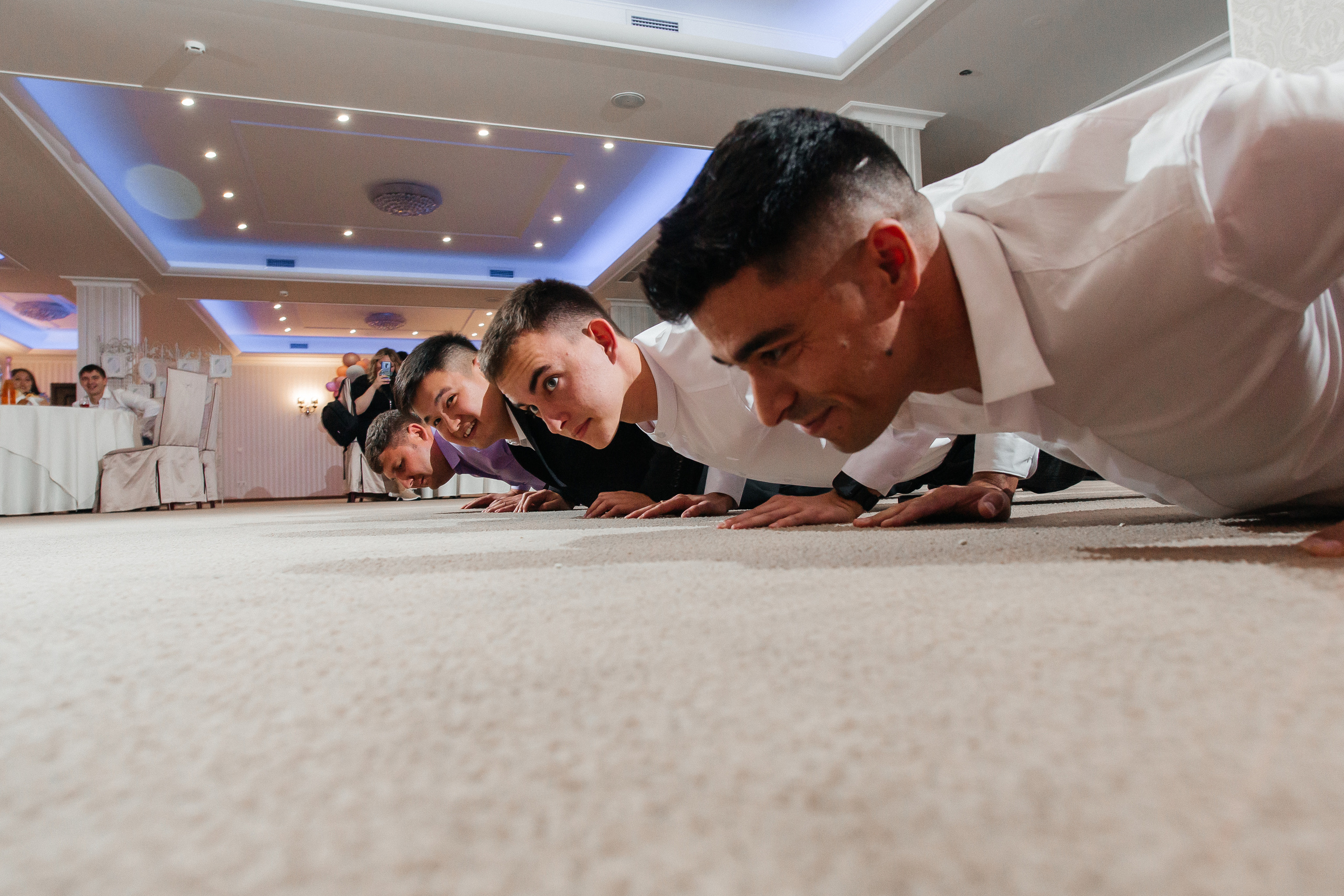 Максим и Екатерина — уютная свадьба в «Ладе». Свадебный фотограф в Оренбурге Илья Володьков