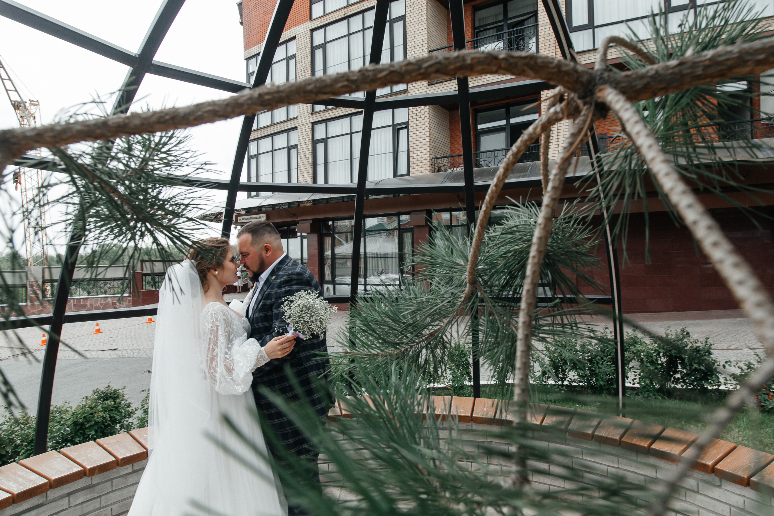 Максим и Екатерина — уютная свадьба в «Ладе». Свадебный фотограф в Оренбурге Илья Володьков