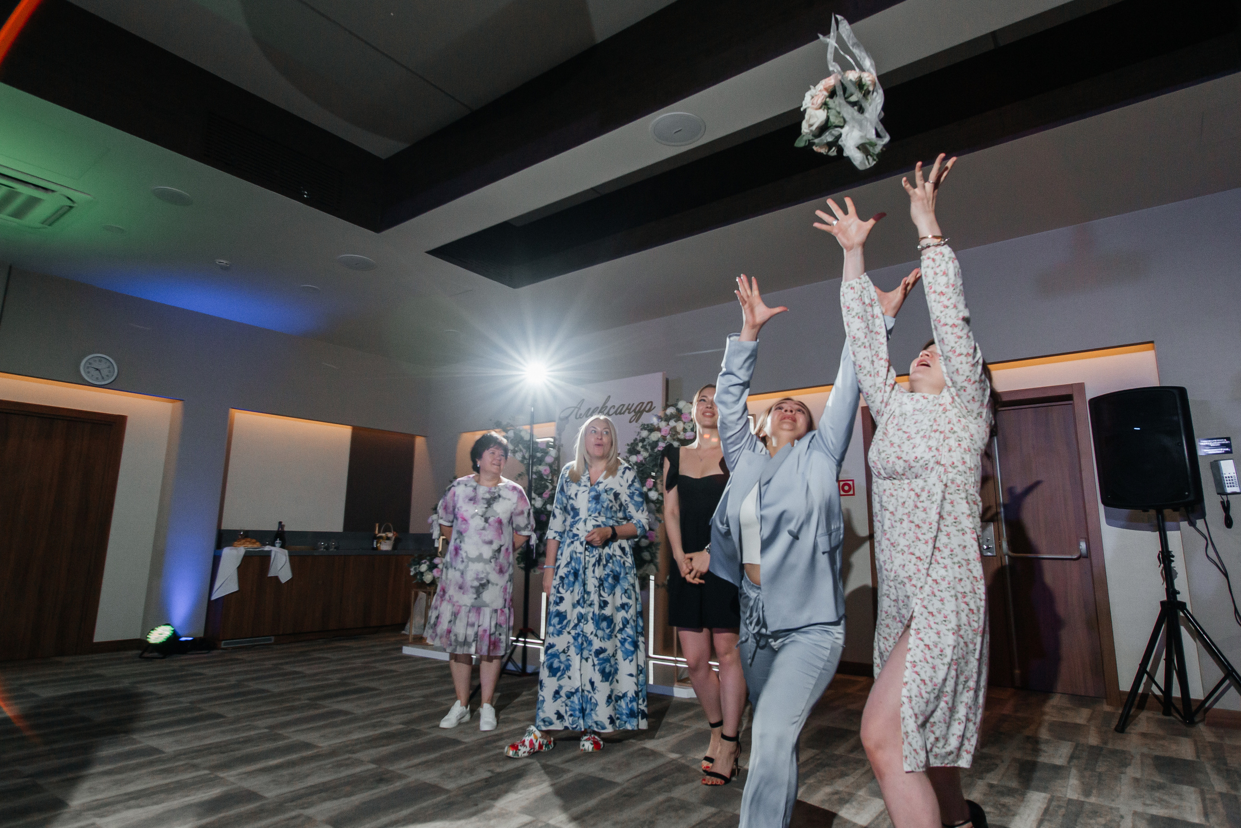 Александр и Анастасия — стильный банкет в Hilton. Свадебный фотограф в Оренбурге Илья Володьков