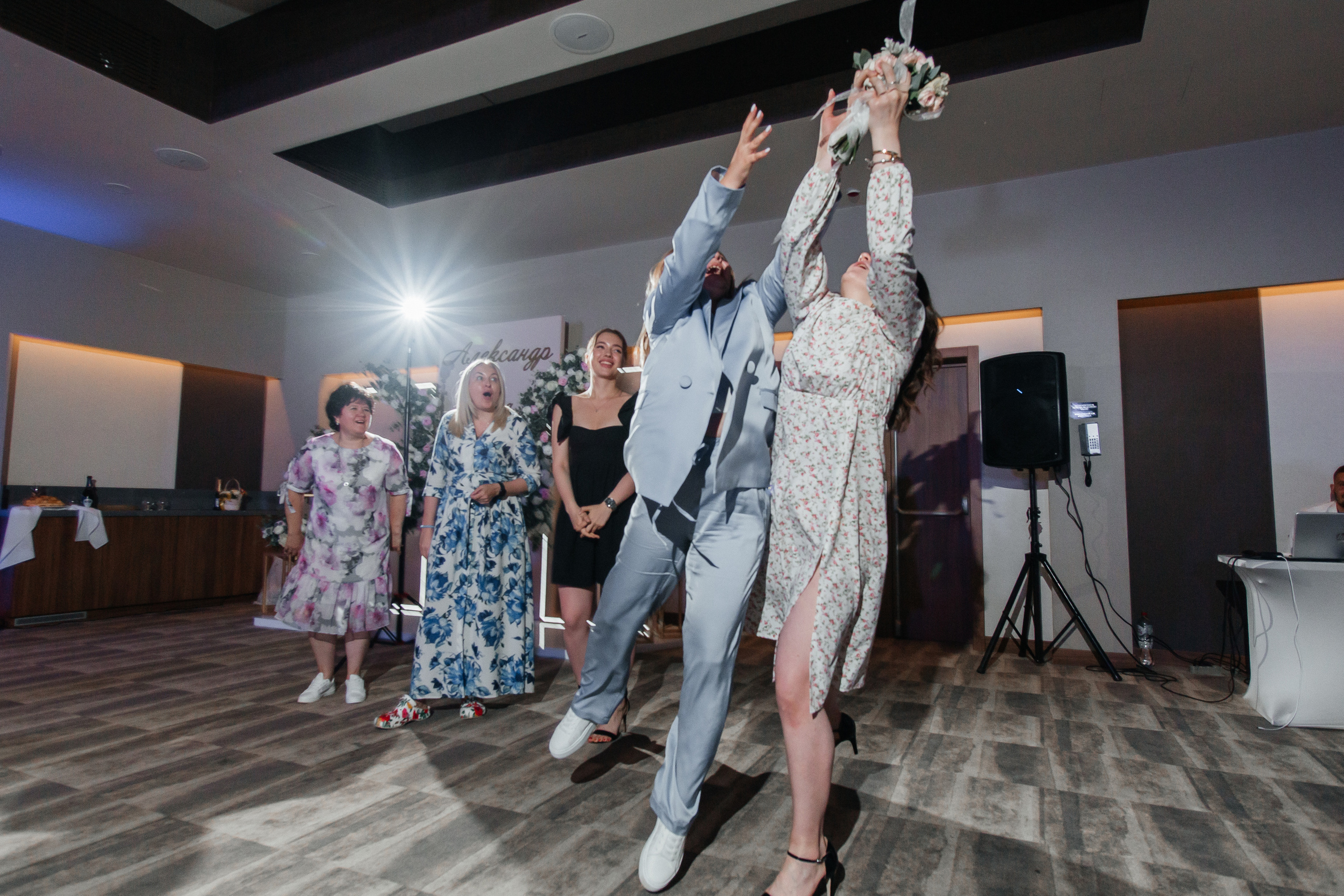 Александр и Анастасия — стильный банкет в Hilton. Свадебный фотограф в Оренбурге Илья Володьков