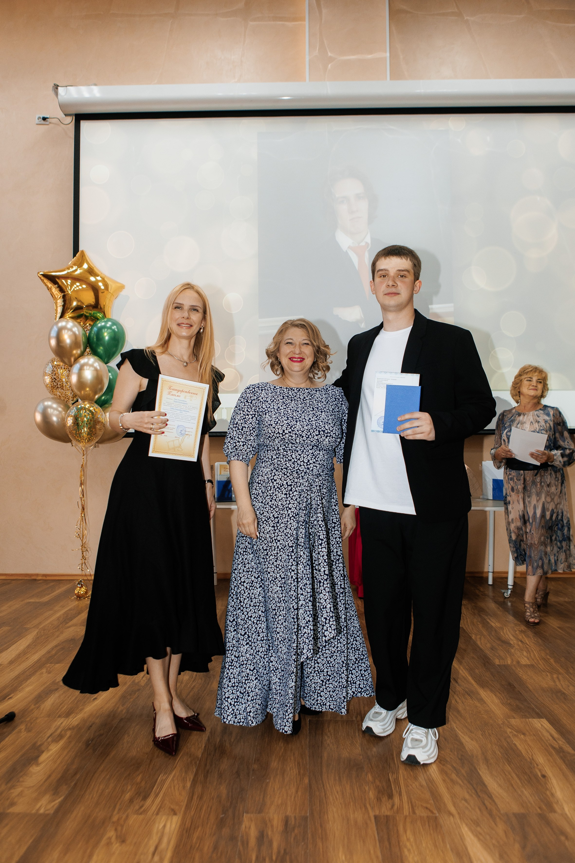 Выпускной Гимназия 12 2024 г. Свадебный и портретный Фотограф в Липецке Дмитрий Котюков