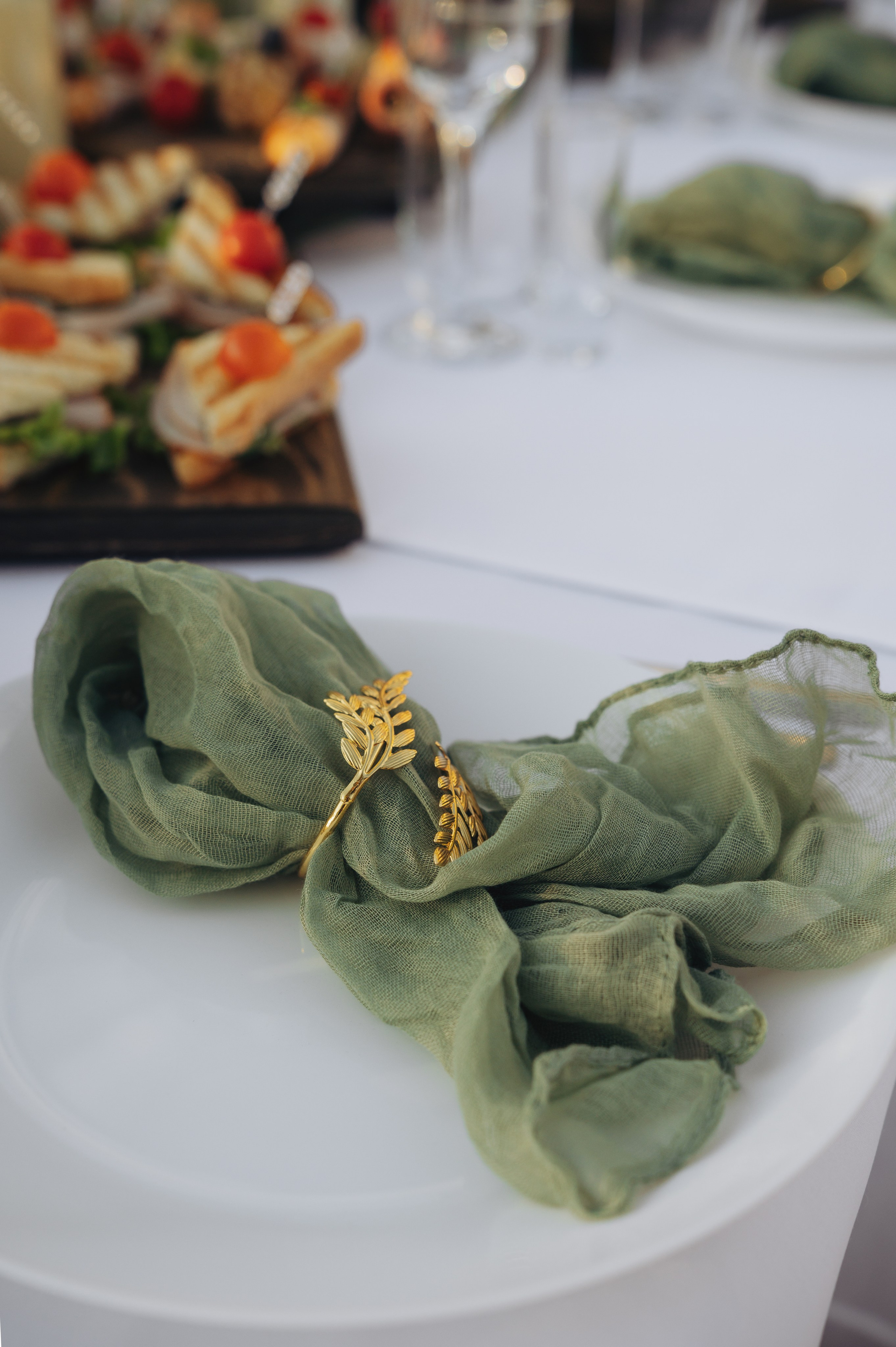 Свадебная съемка в Ростове, прогулка на яхте и семейный ужин за городом