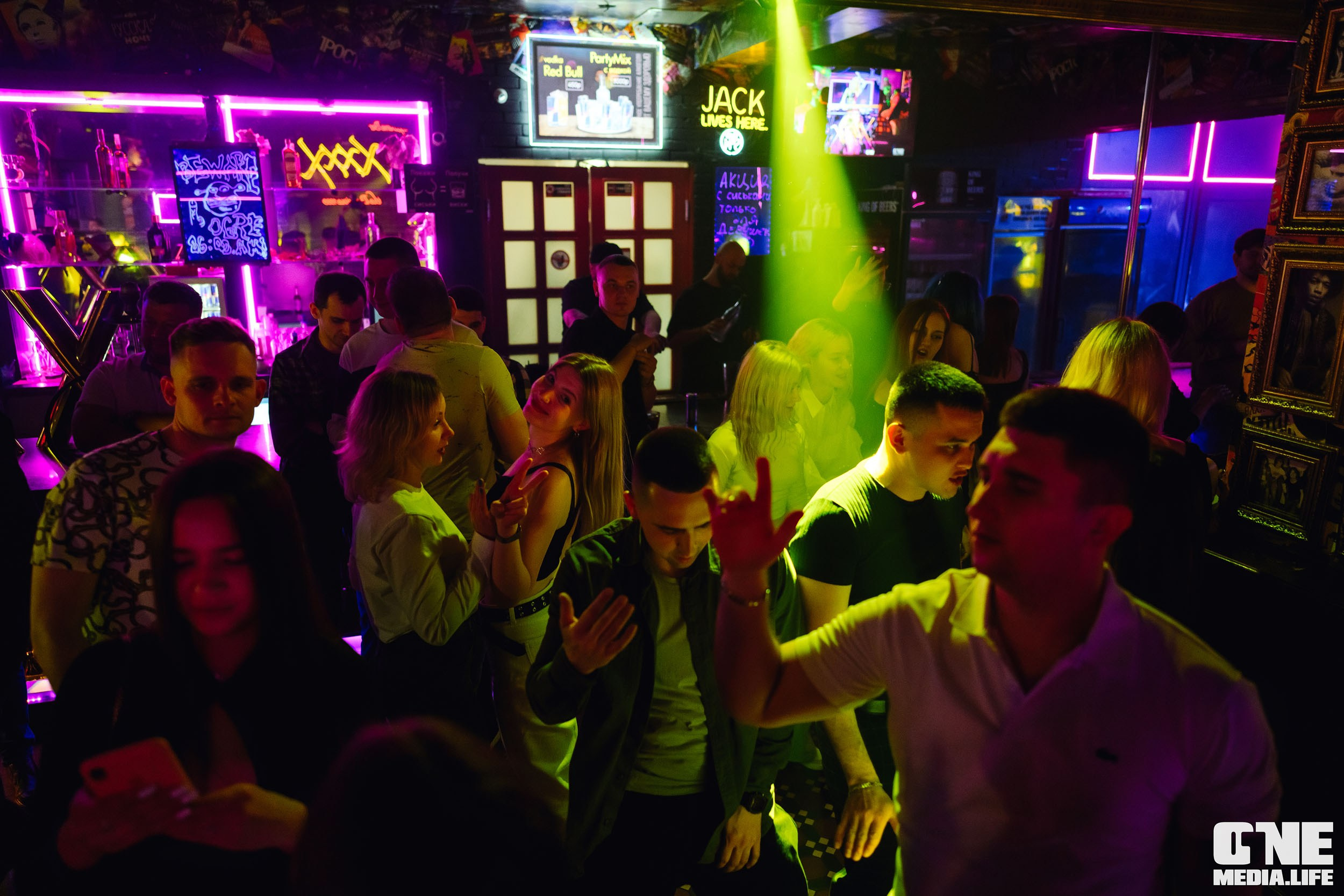 Фоторепортаж с субботней вечеринки в XxxX. One Media Life: фоторепортажи, фотоотчеты с мероприятий и заведений