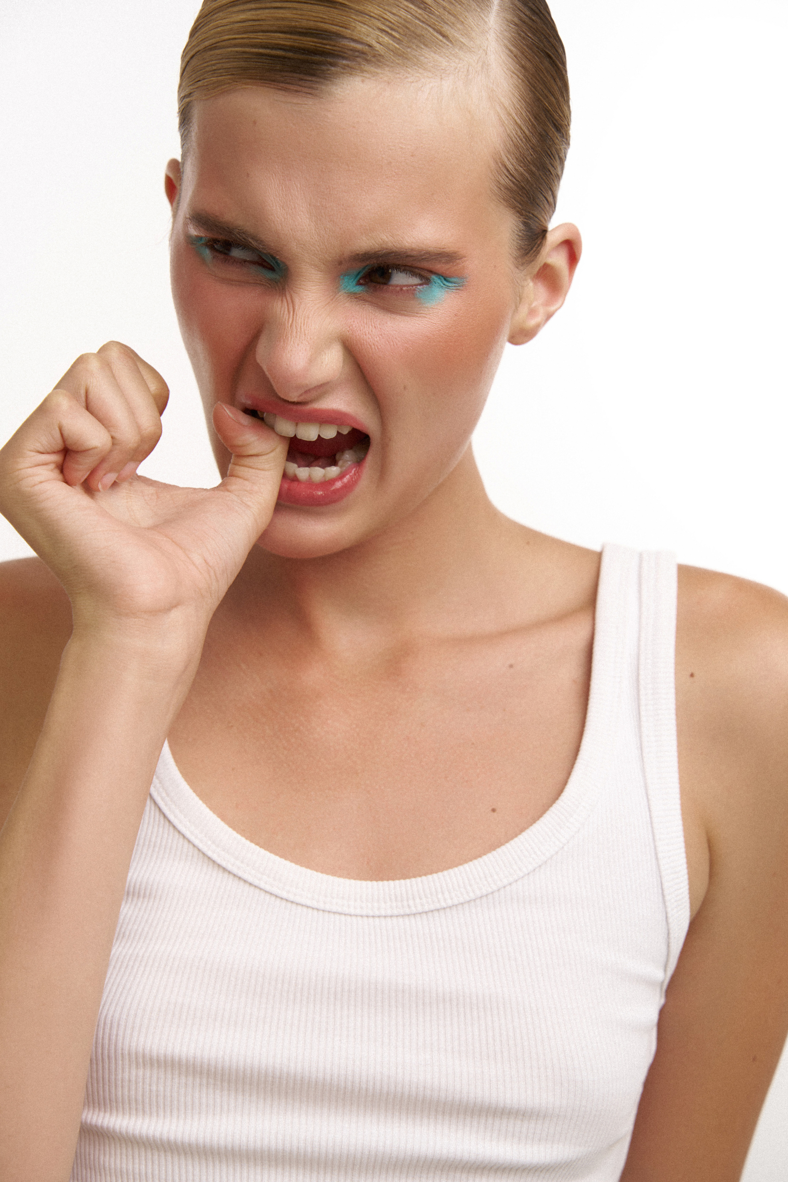 Бьюти. Фотограф для брендов одежды и маркетплейсов в Москве Рита Винтер