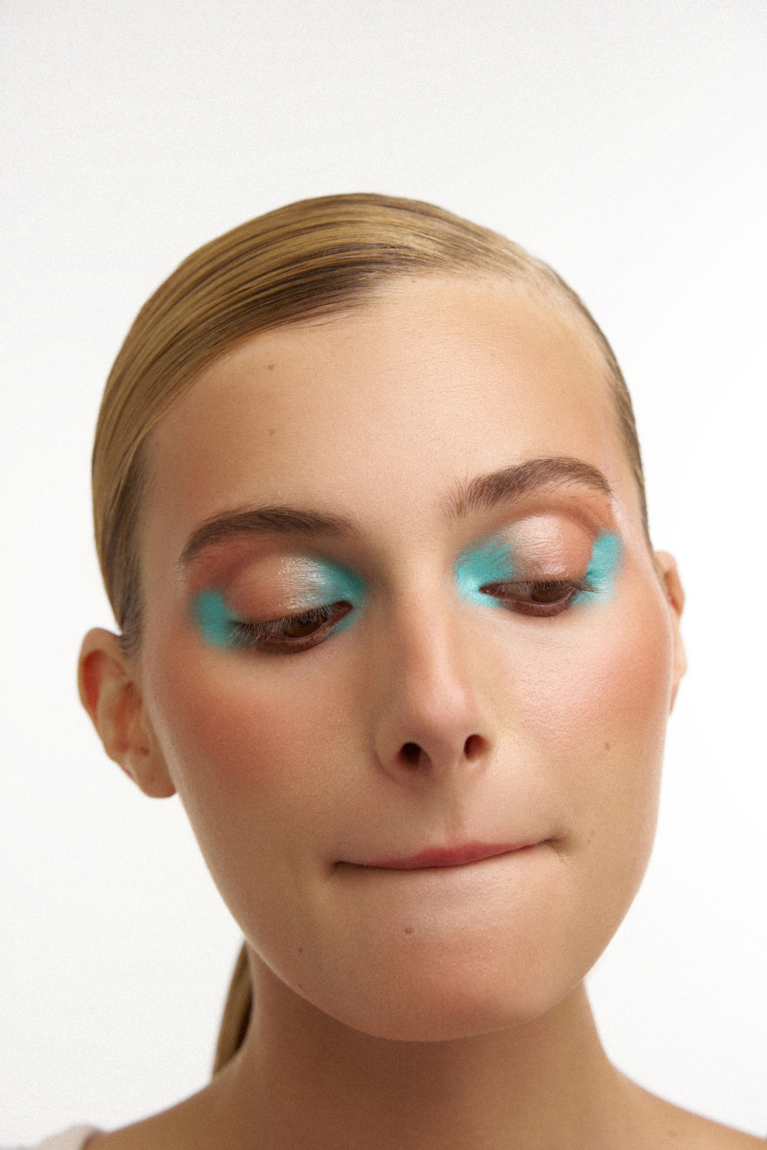 Бьюти. Фотограф для брендов одежды и маркетплейсов в Москве Рита Винтер