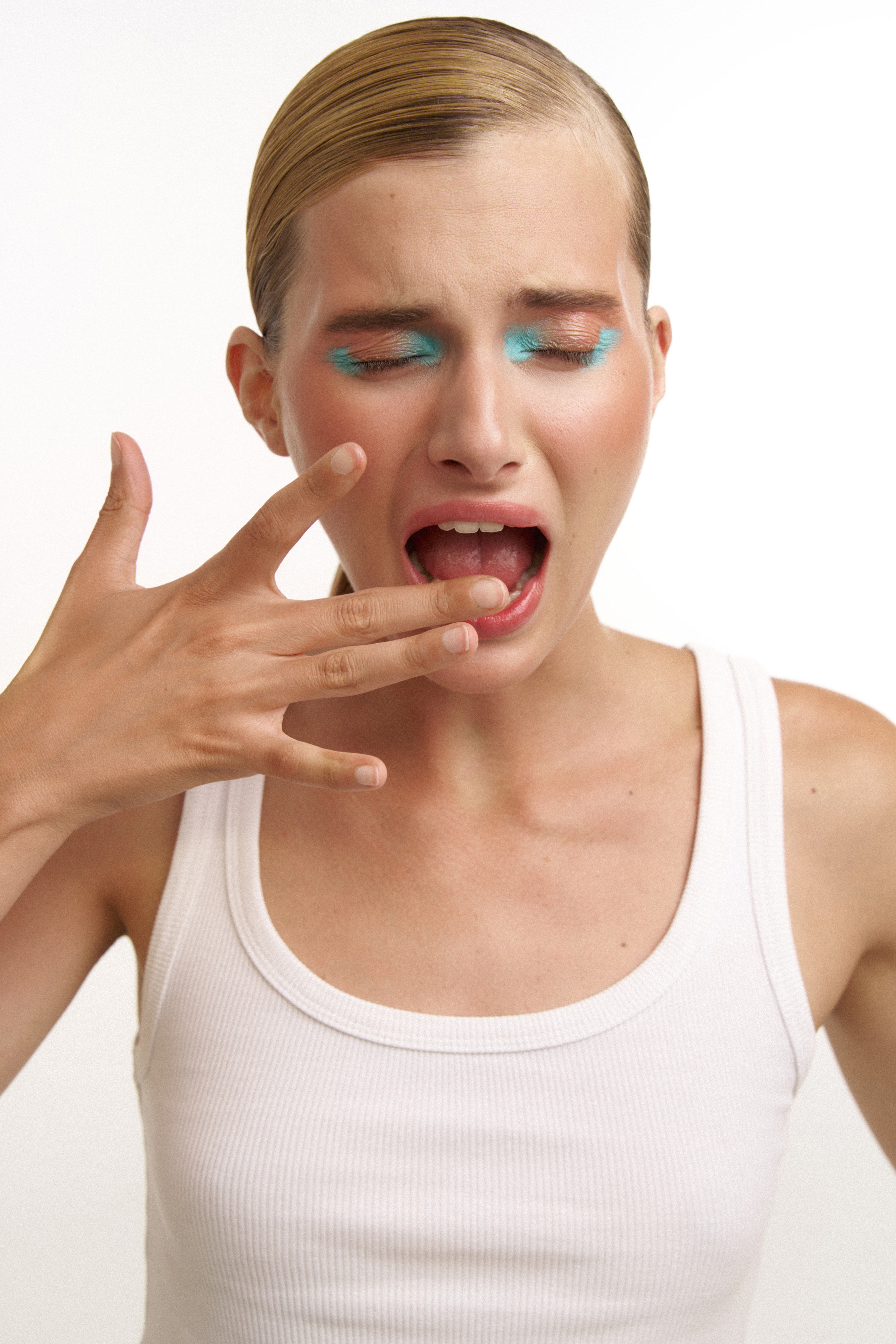 Бьюти. Фотограф для брендов одежды и маркетплейсов в Москве Рита Винтер