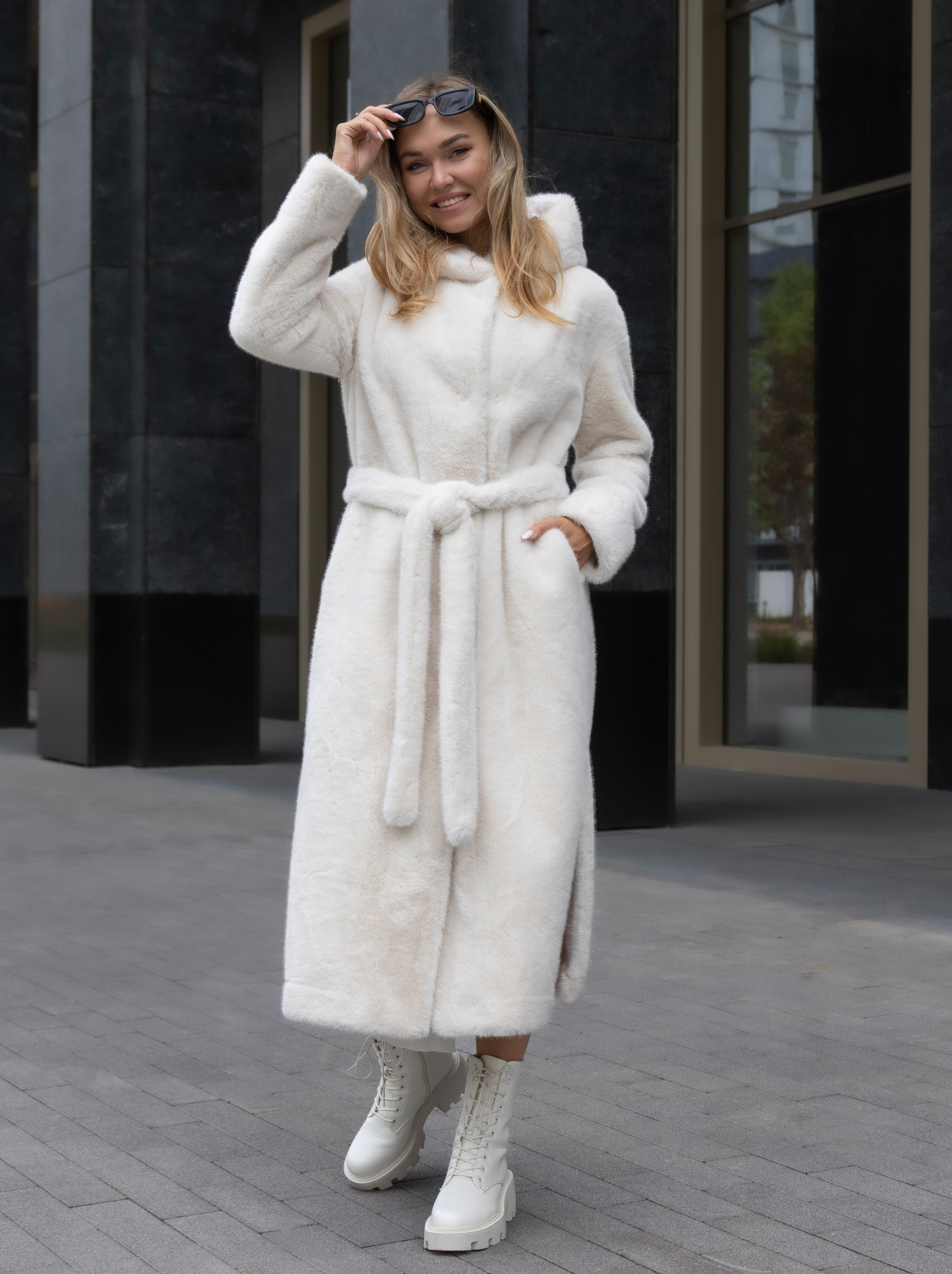 Шубы и пальто STREET. Фотостудия для Wildberries Ozon