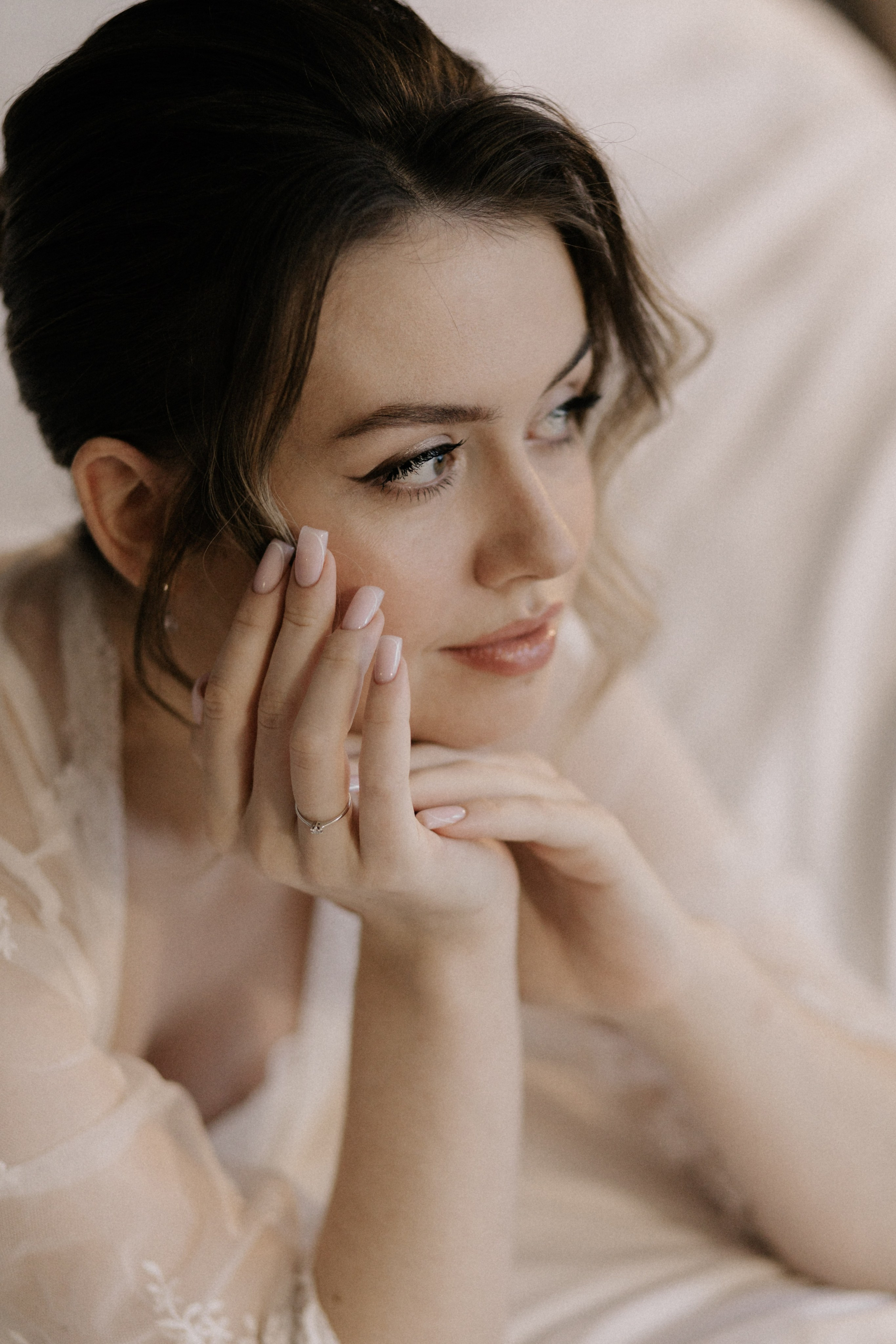 Ксюша и Илья. Утро в отеле роспись в Birds. Свадебный и портретный фотограф в Москве Анастасия Масюк