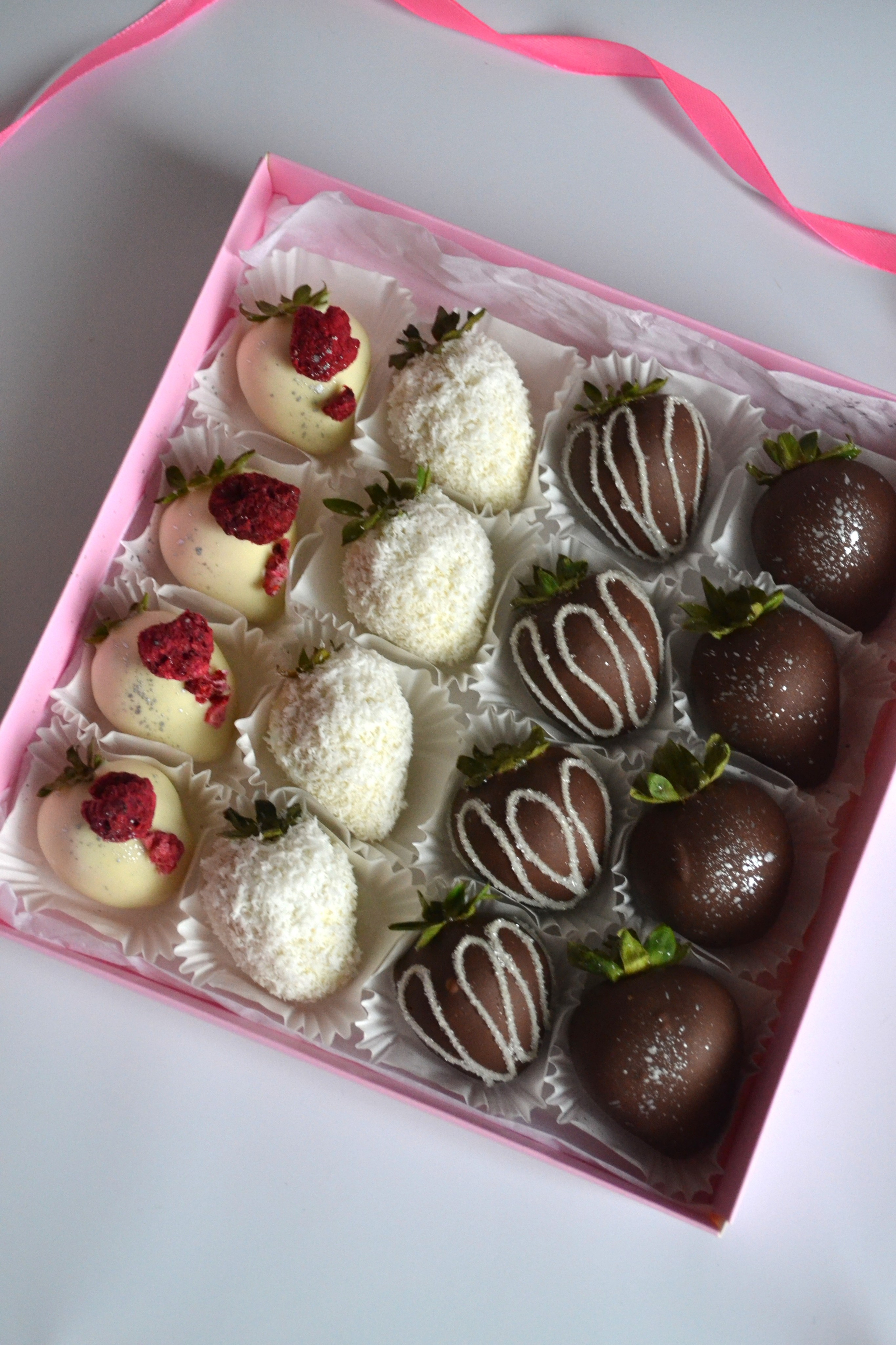 Клубника в шоколаде. Семейная кондитерская. Торты и десерты на заказ в Москве и области