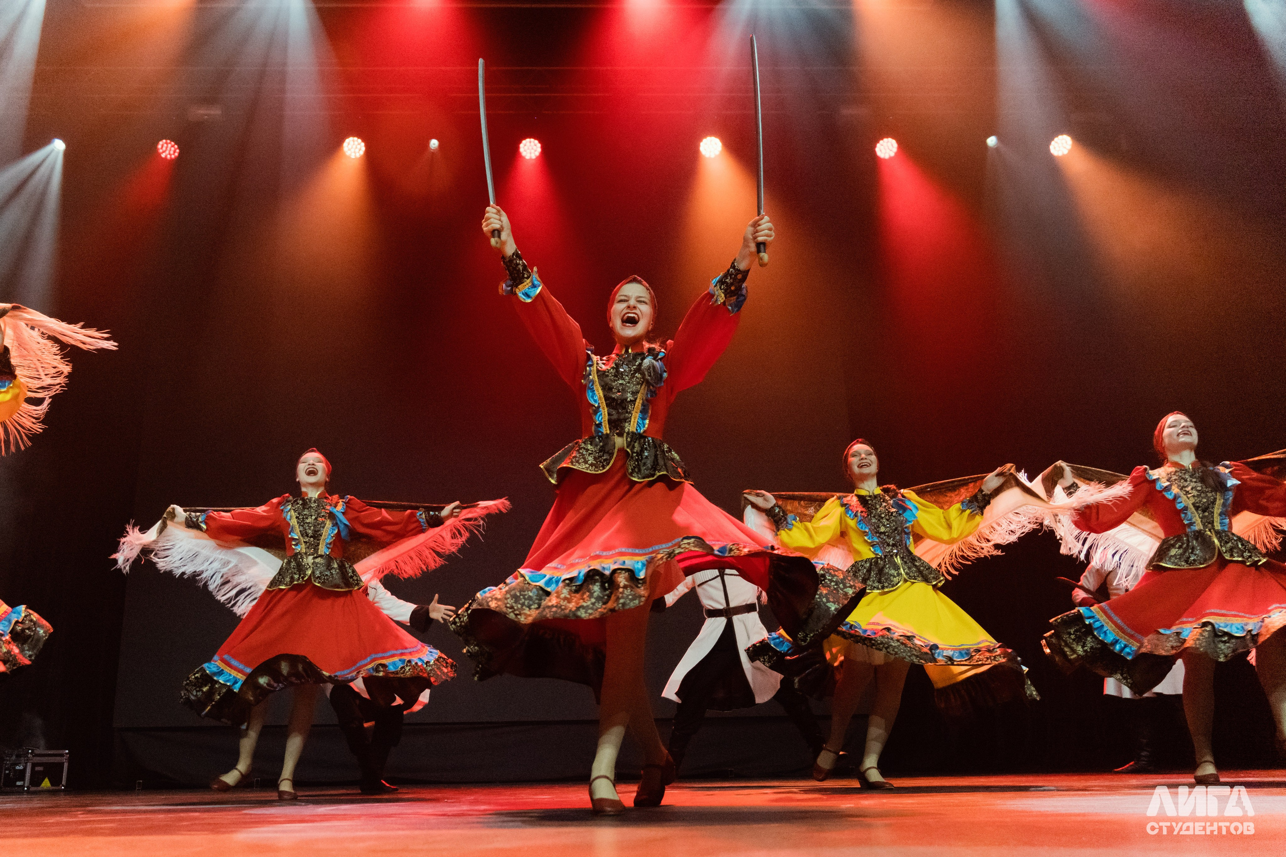 Российская Студенческая Весна 2025. Портретный фотограф в Казани Радомир Заздравных