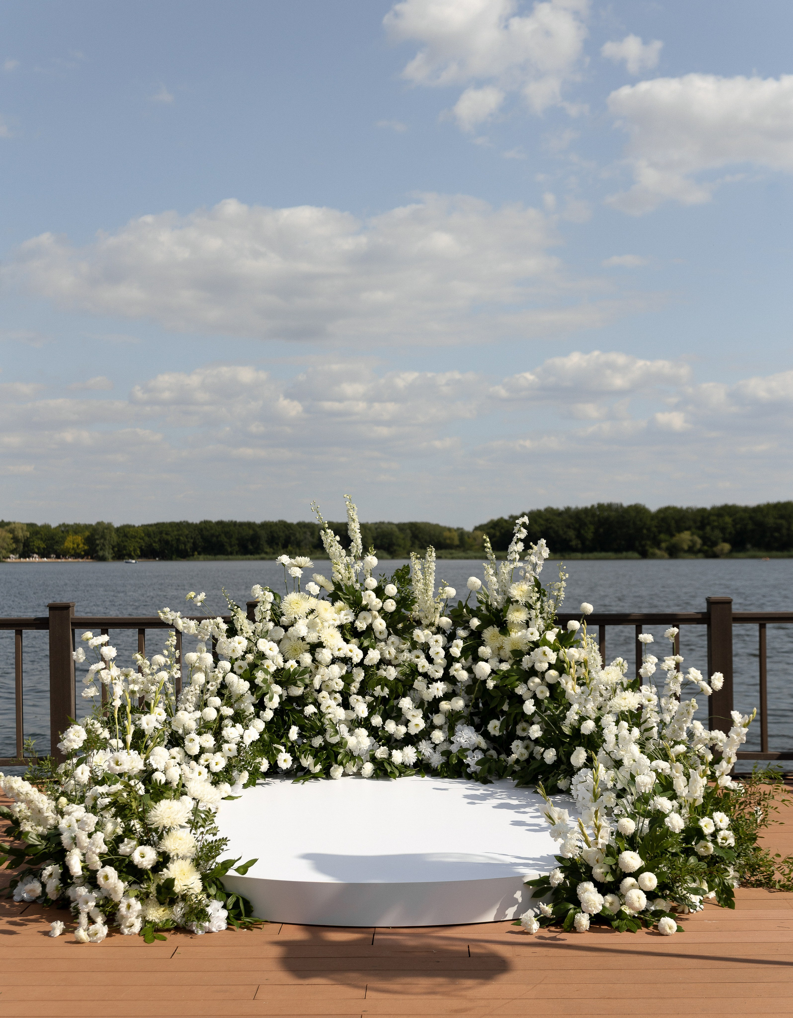 17|08|25. On Emotions агентство