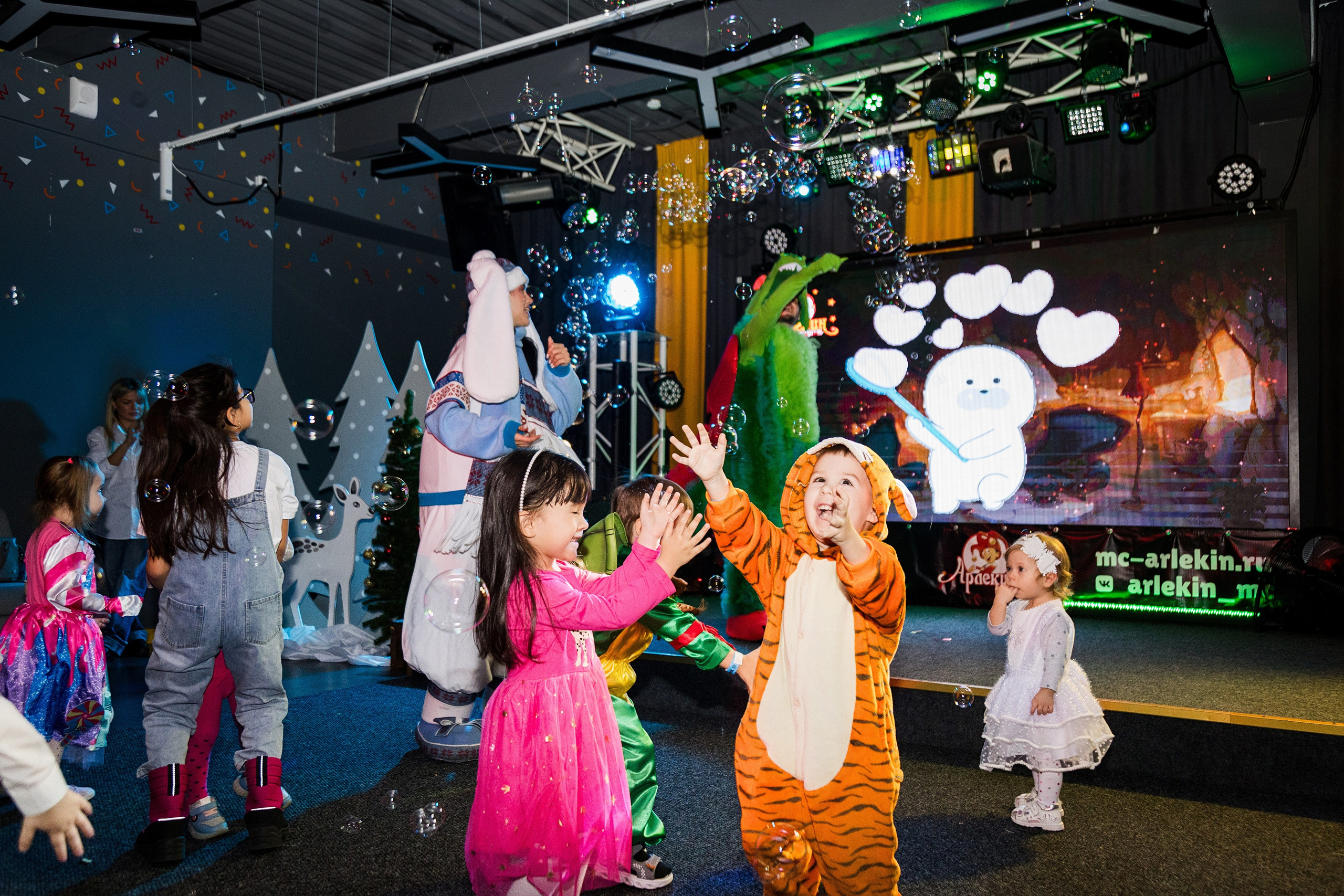 Новогодние утренники. Детский фотограф видеограф в Хабаровске Михаил Орлов