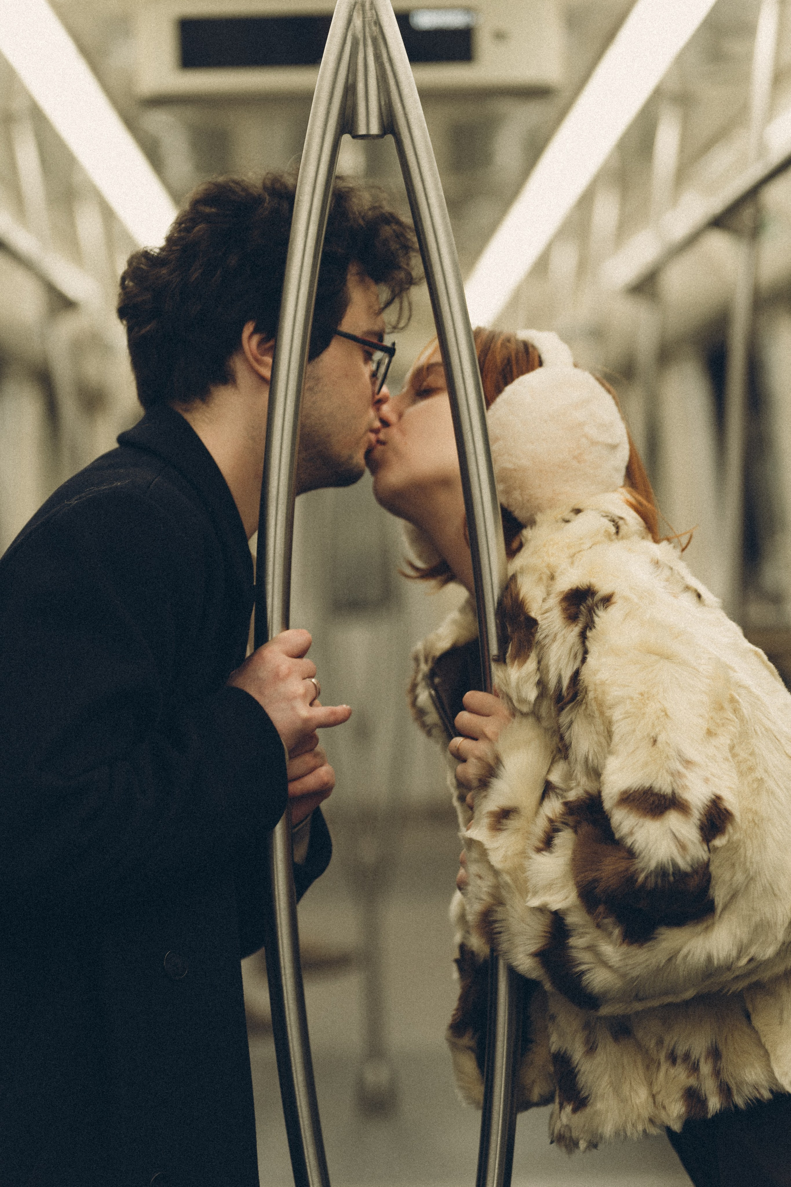 НОВОГОДНЯЯ ФОТОСЕСИИЯ ПАРЫ В МЕТРО ЛЮБОВЬ. Профессиональный фотограф, Санкт-Петербург — Виктория Богомолова