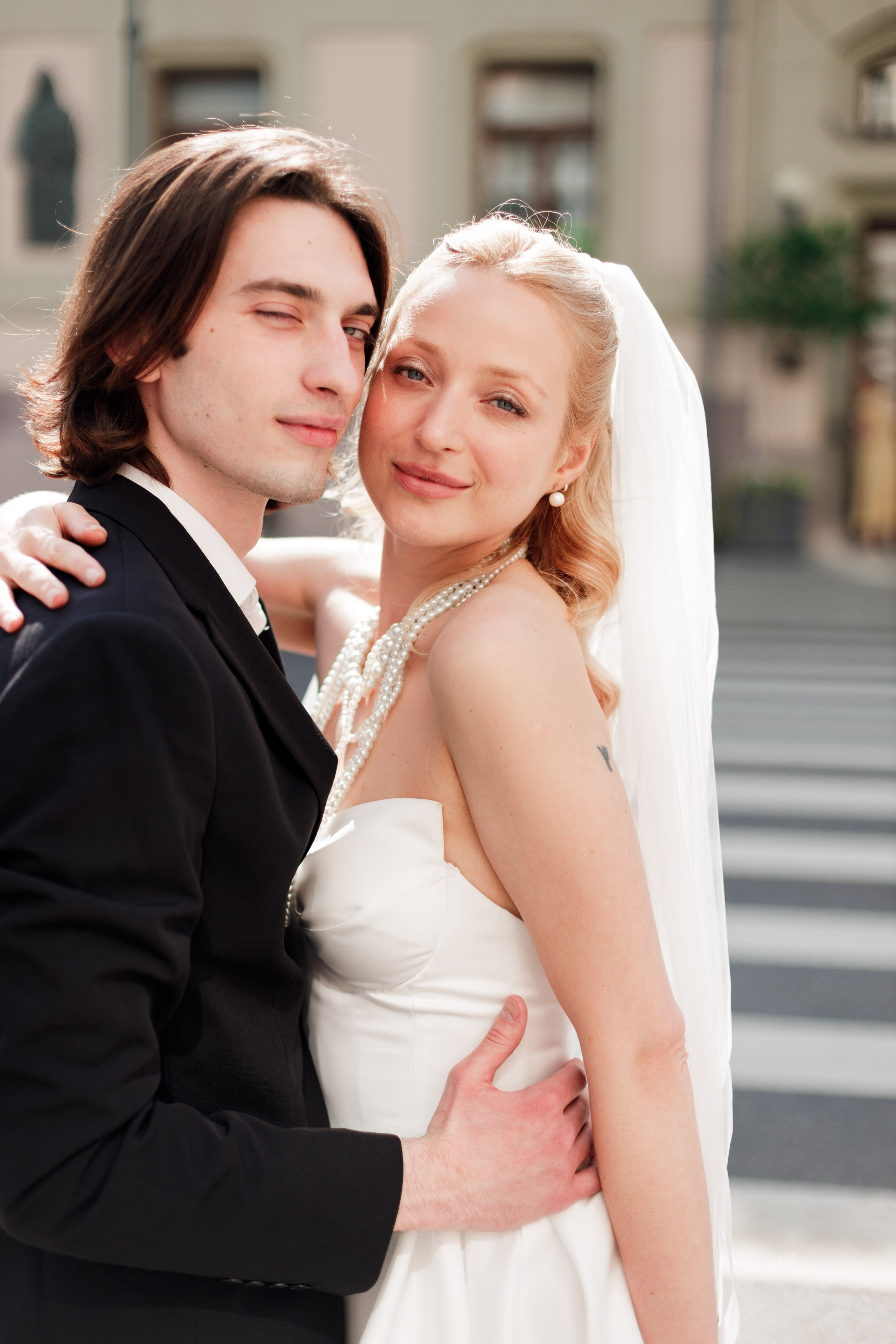 Свадебная фотосессия с автомобилем в центре Москвы, фотограф свадьбам Москва