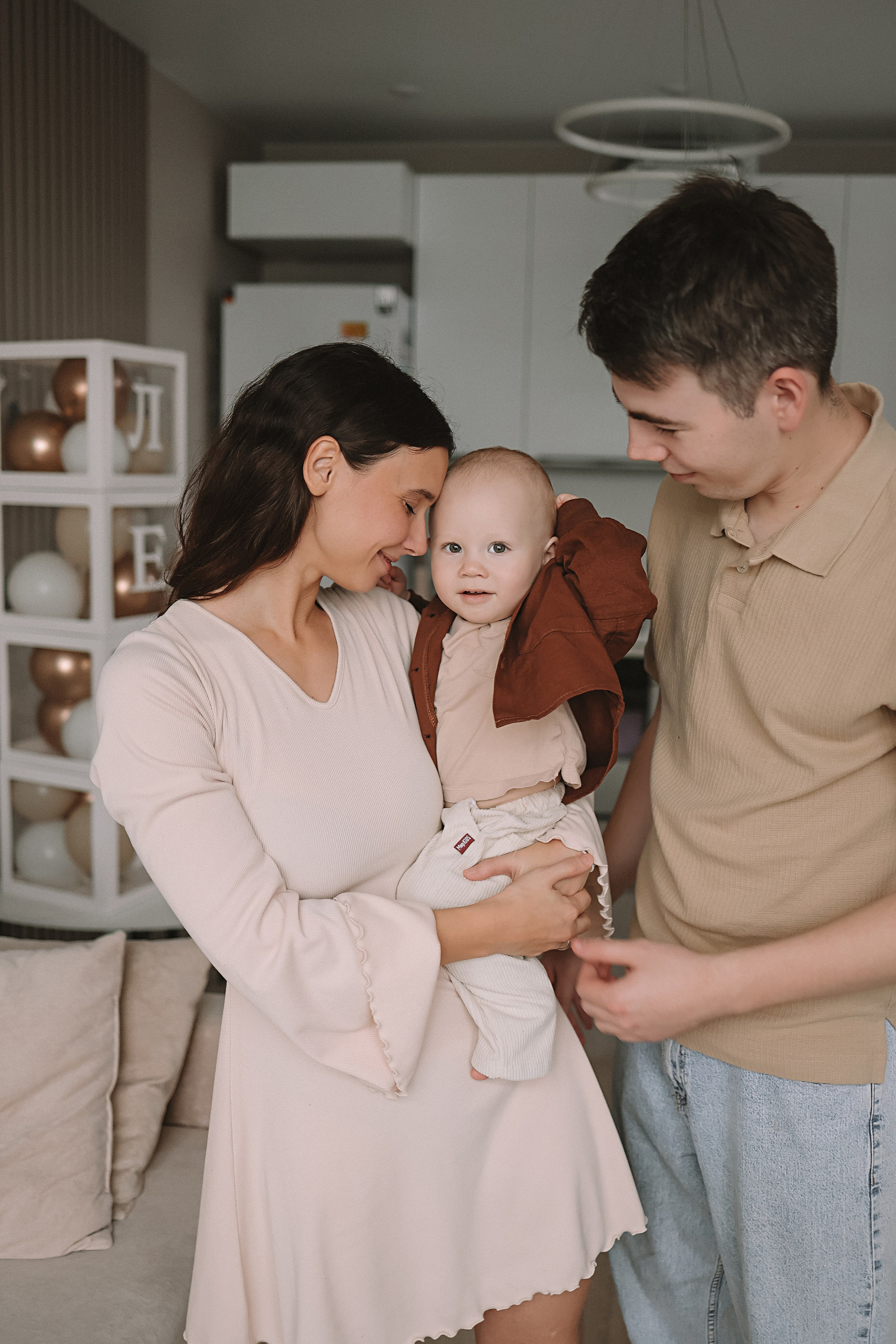 1 год Леону. Семейный фотограф Тюмень, фотограф на роды Салмина Мария