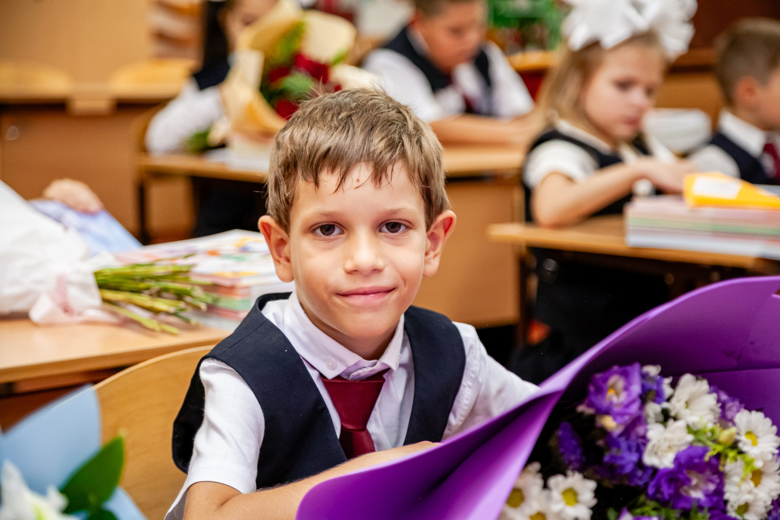 1 сентября линейка. Свадебный и семейный фотограф в Армавире